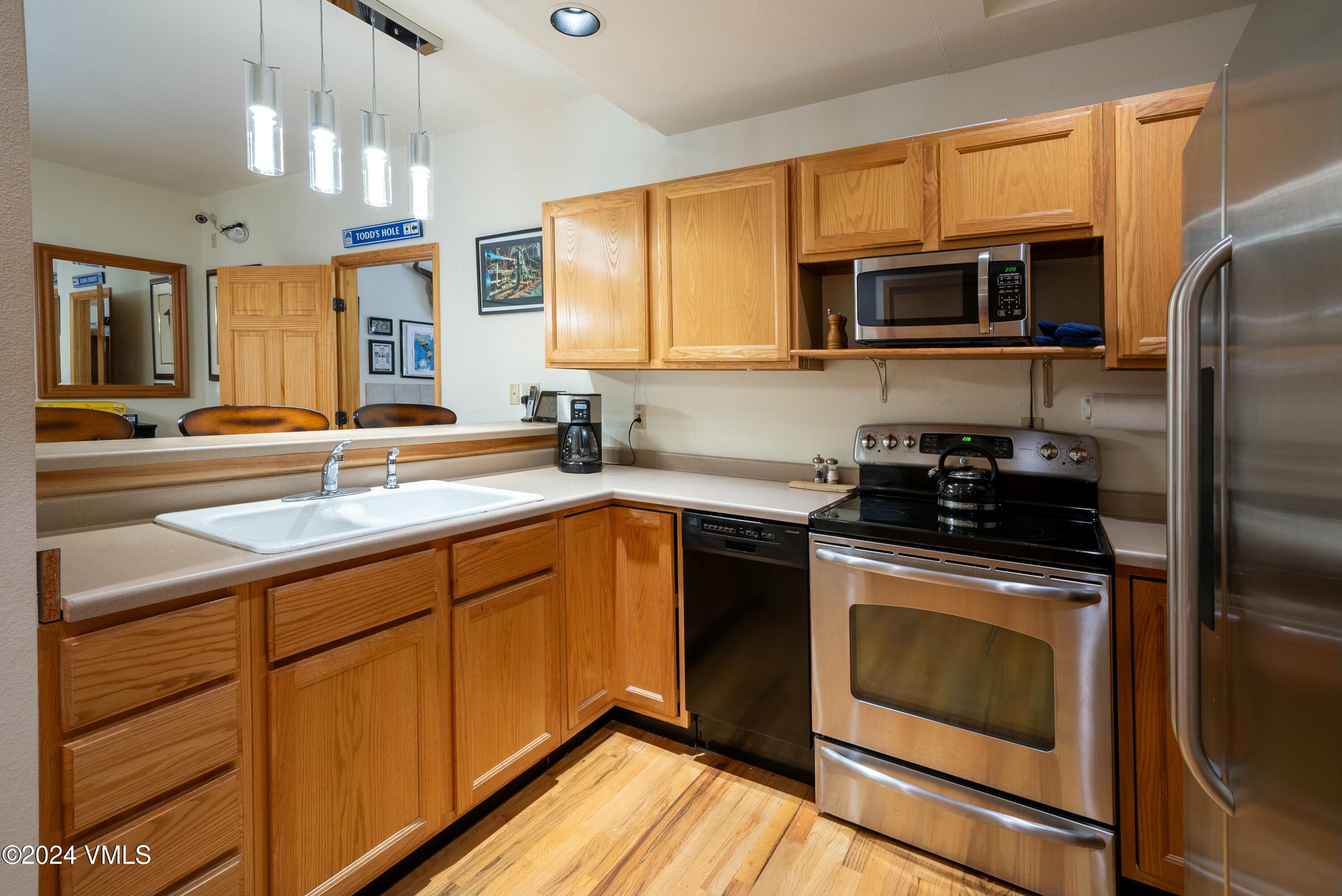 228 & 238 W Beaver Creek Boulevard, A & B