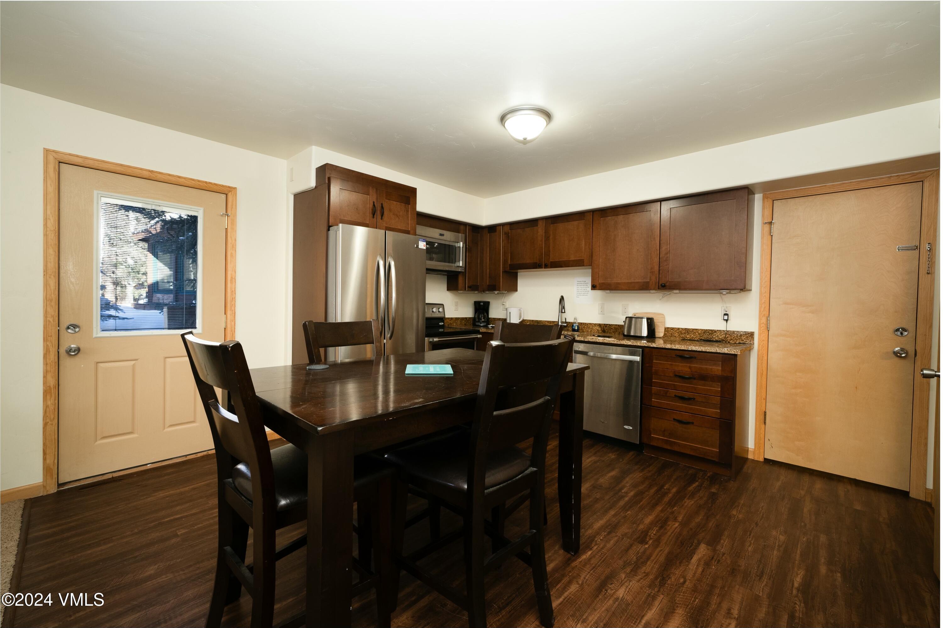 228 & 238 W Beaver Creek Boulevard, A & B