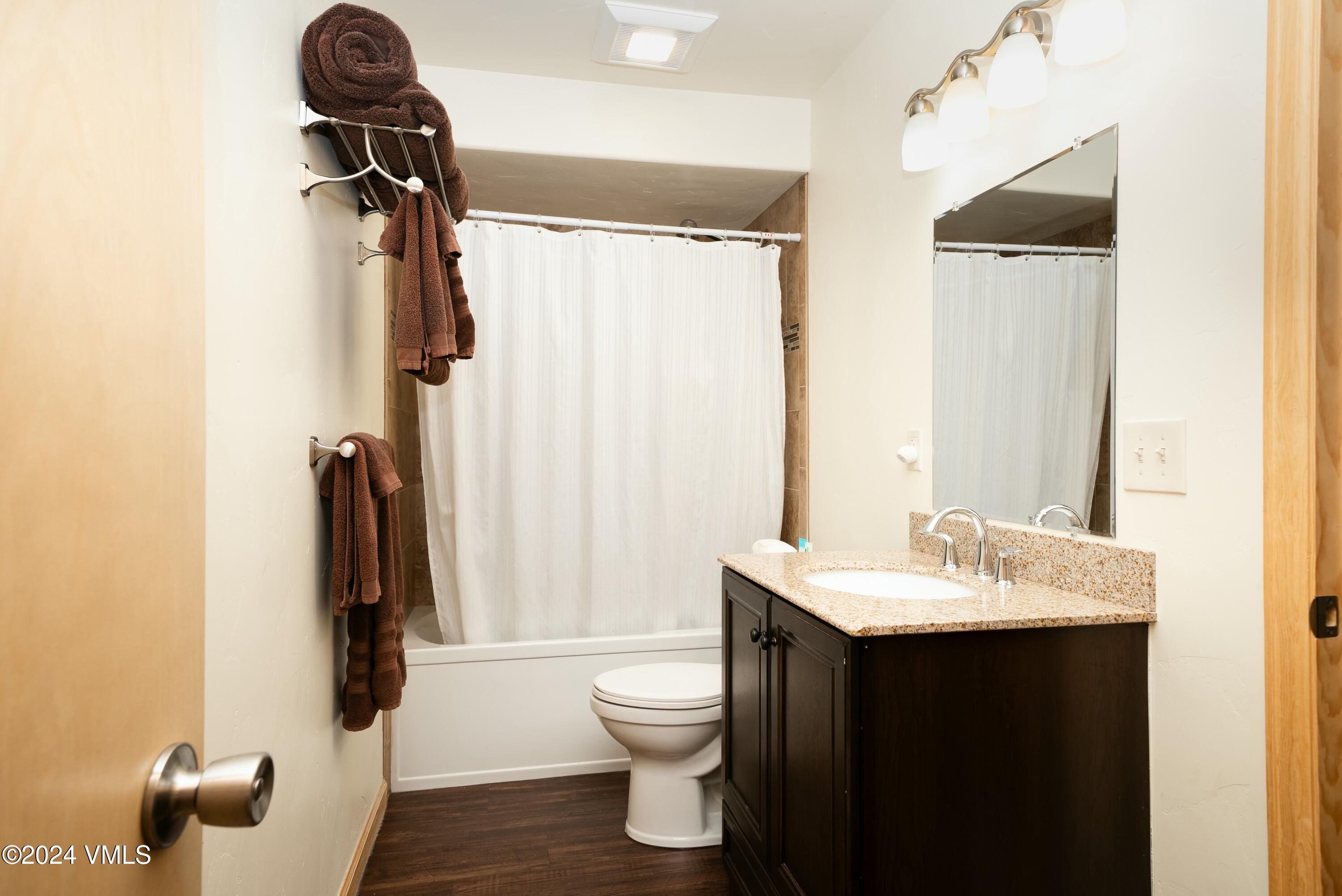 228 & 238 W Beaver Creek Boulevard, A & B