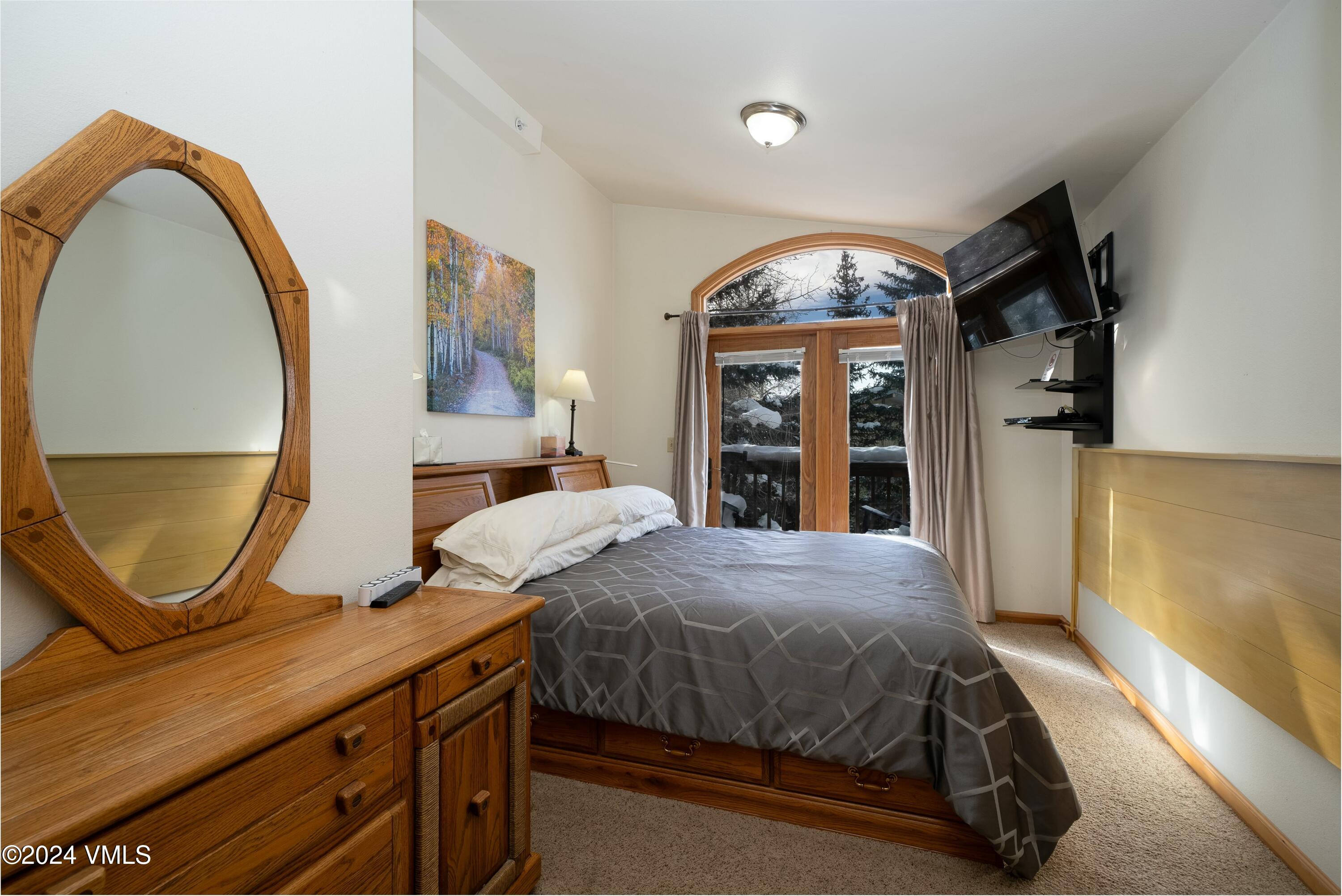 228 & 238 W Beaver Creek Boulevard, A & B