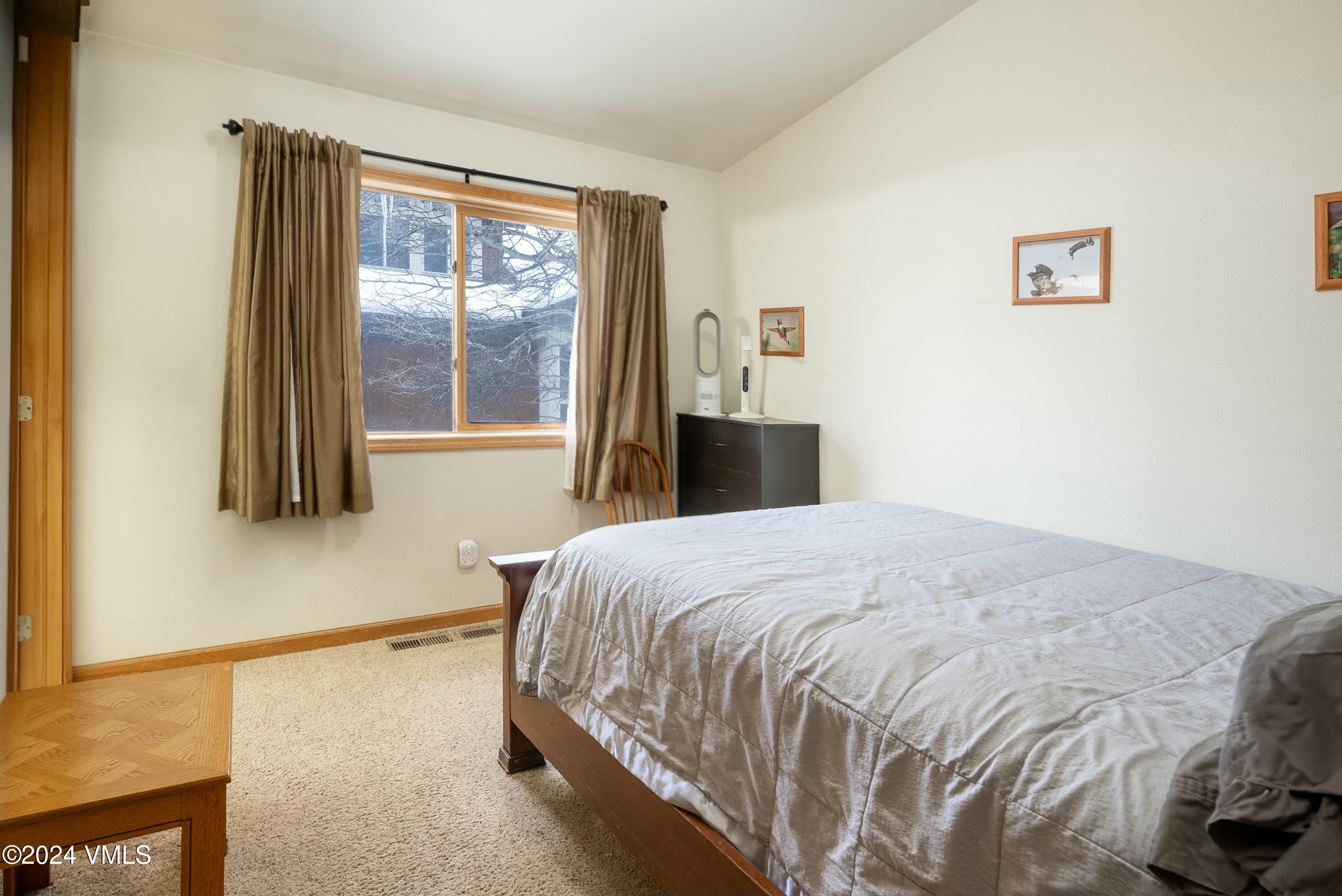 228 & 238 W Beaver Creek Boulevard, A & B