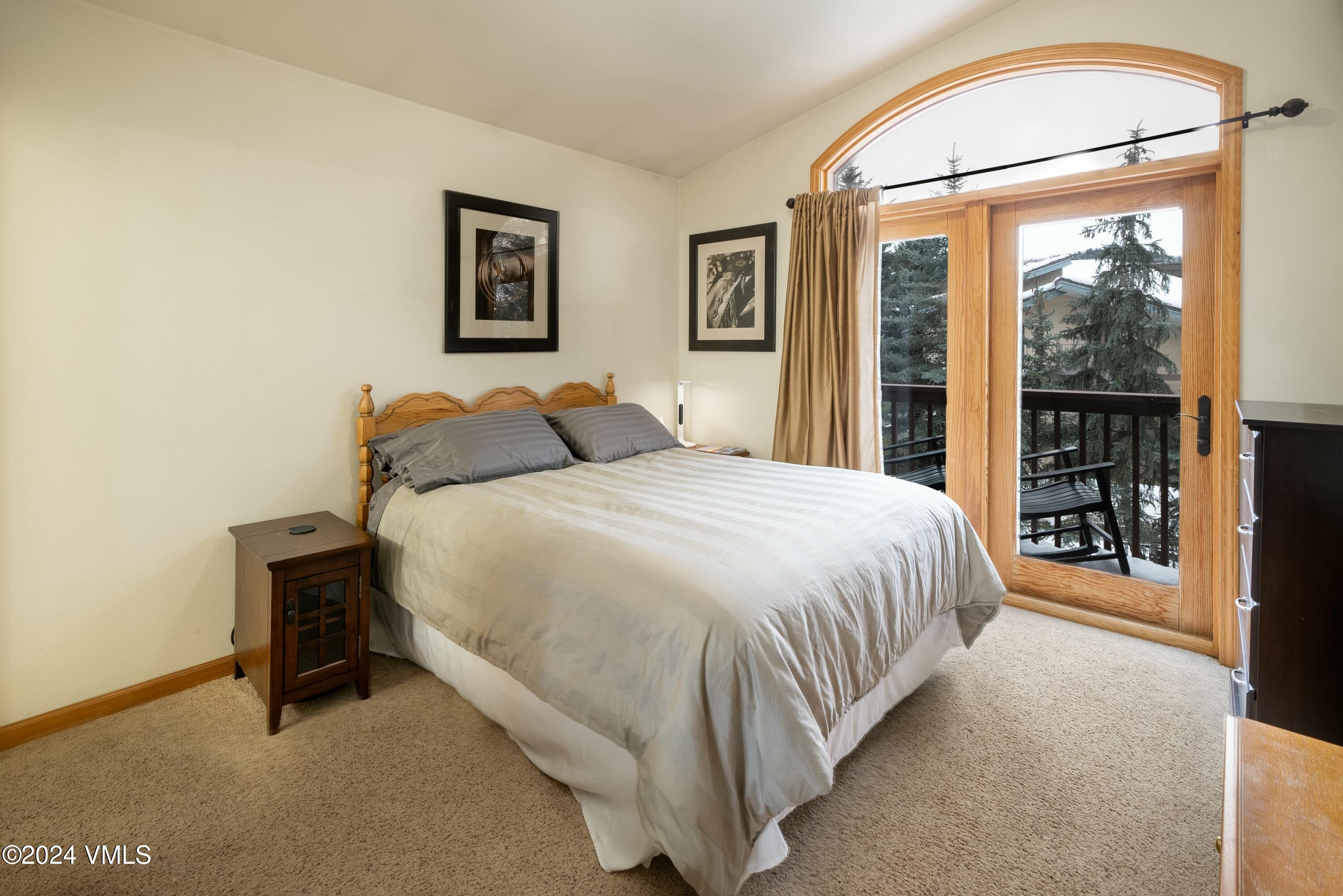 228 & 238 W Beaver Creek Boulevard, A & B