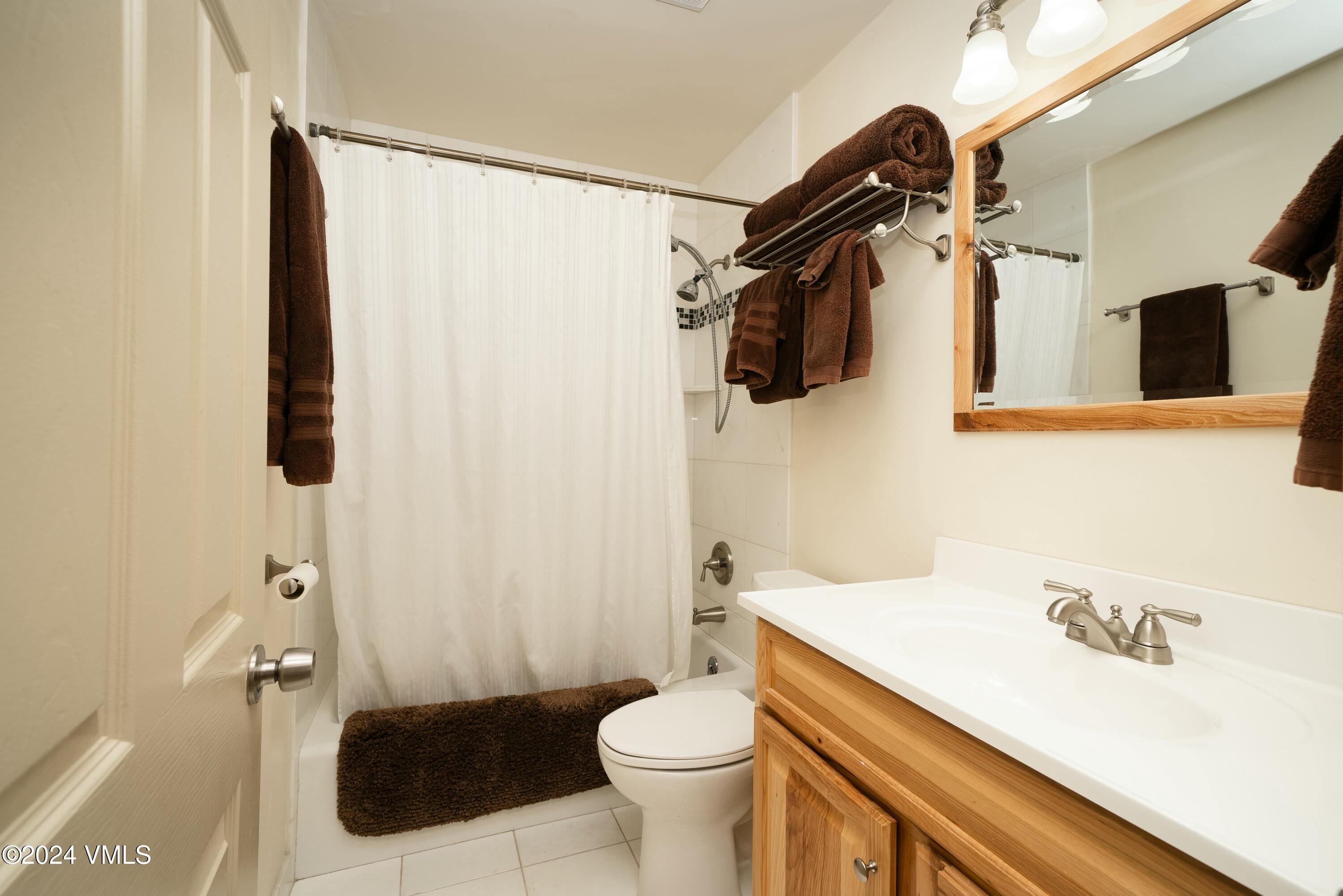 228 & 238 W Beaver Creek Boulevard, A & B