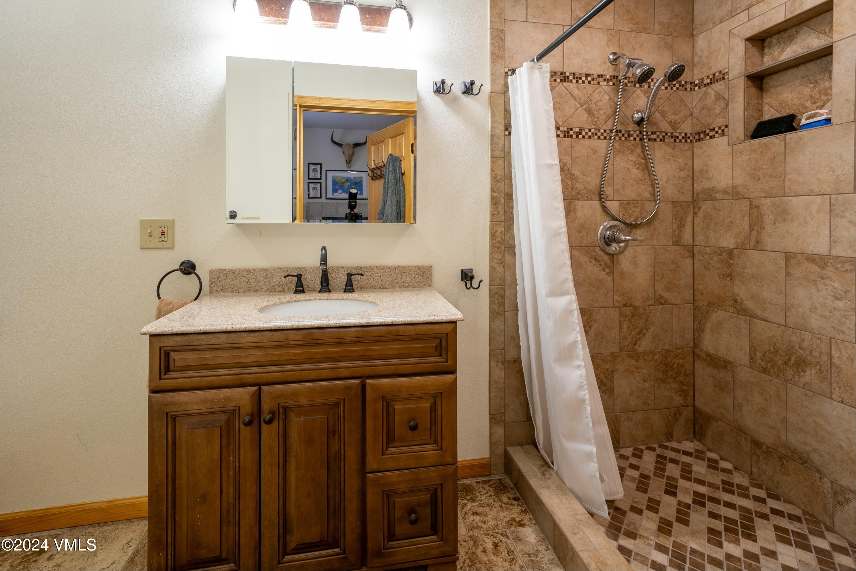 228 & 238 W Beaver Creek Boulevard, A & B
