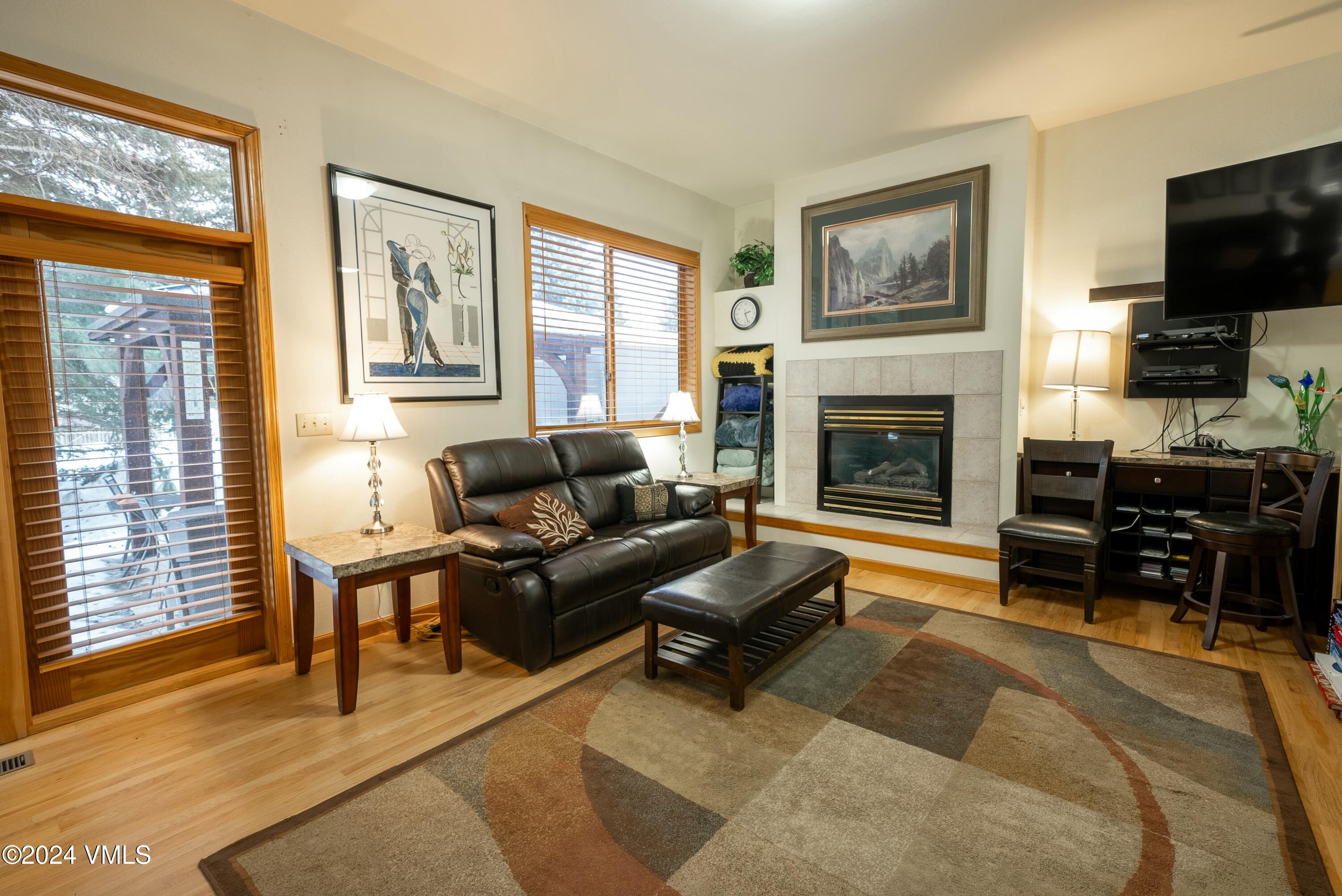 228 & 238 W Beaver Creek Boulevard, A & B