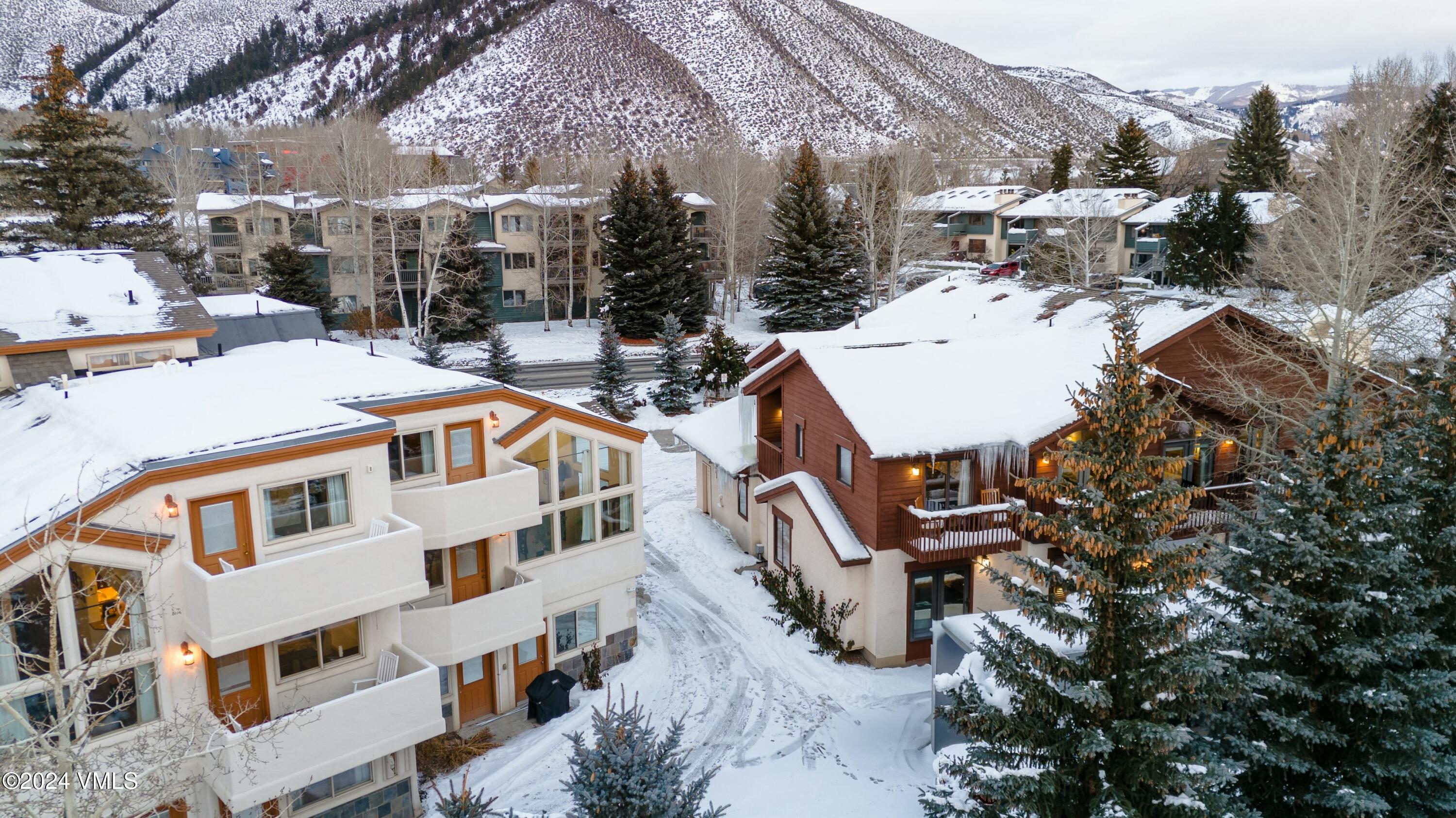 228 & 238 W Beaver Creek Boulevard, A & B