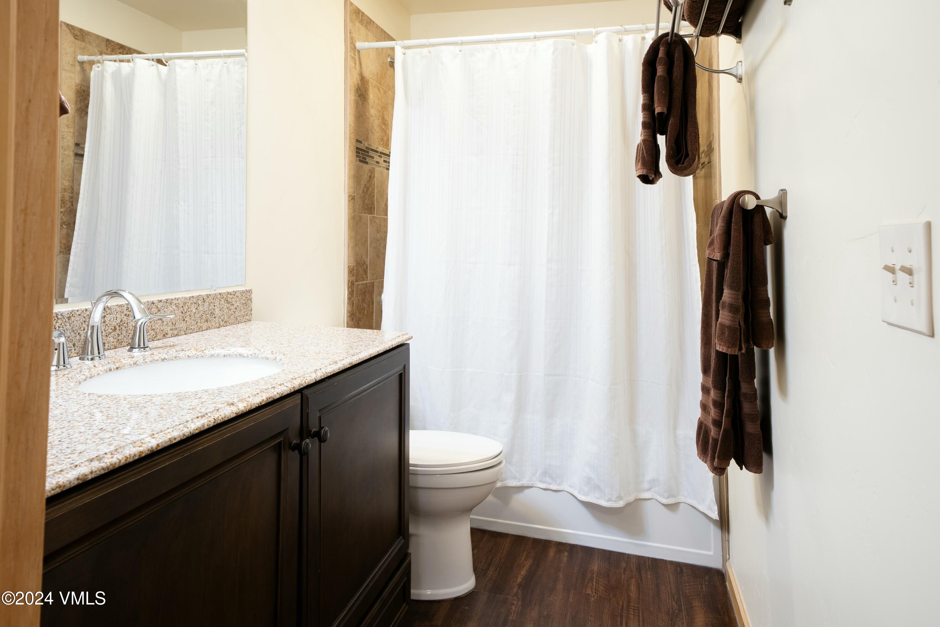 228 & 238 W Beaver Creek Boulevard, A & B
