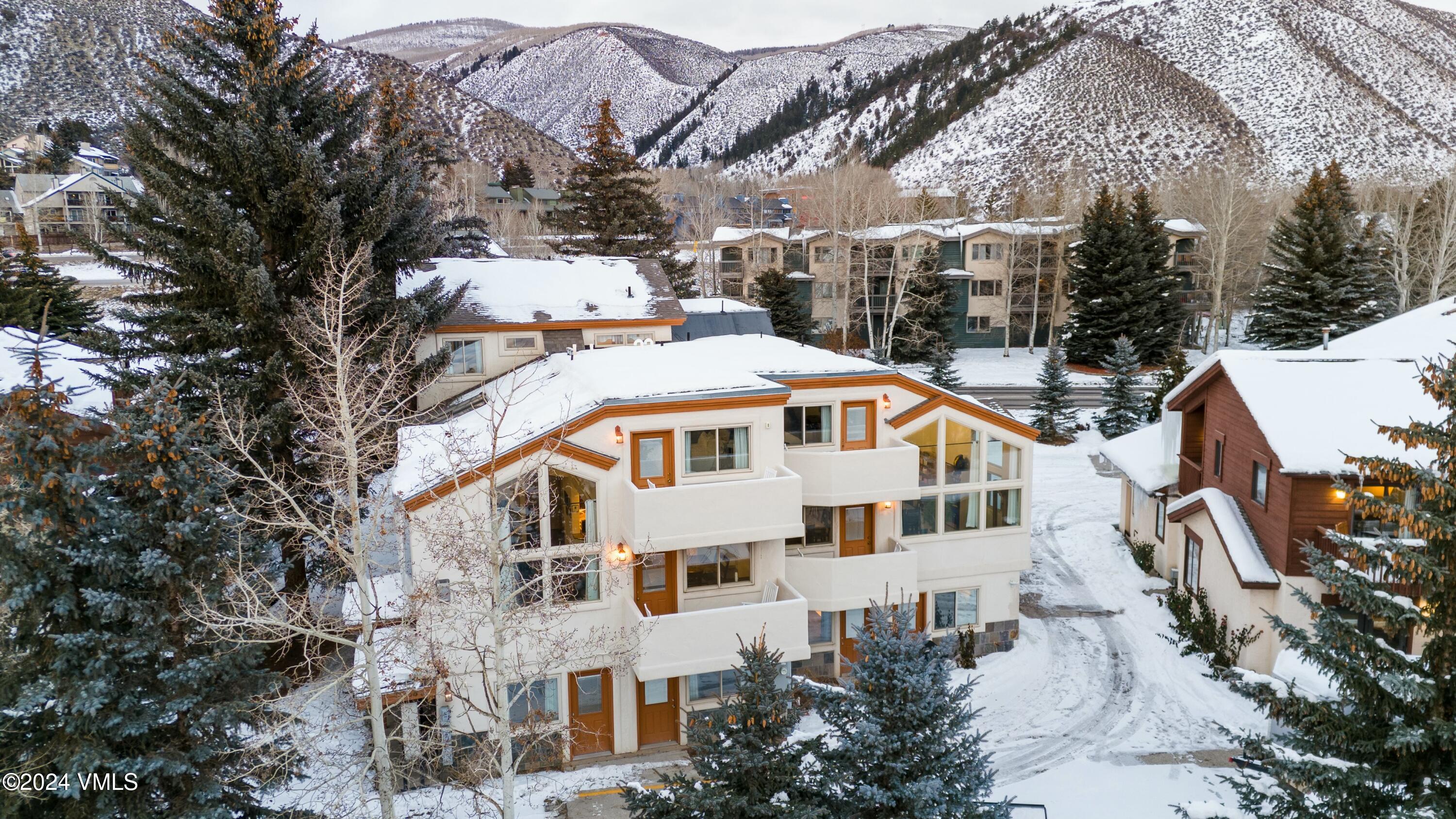228 & 238 W Beaver Creek Boulevard, A & B