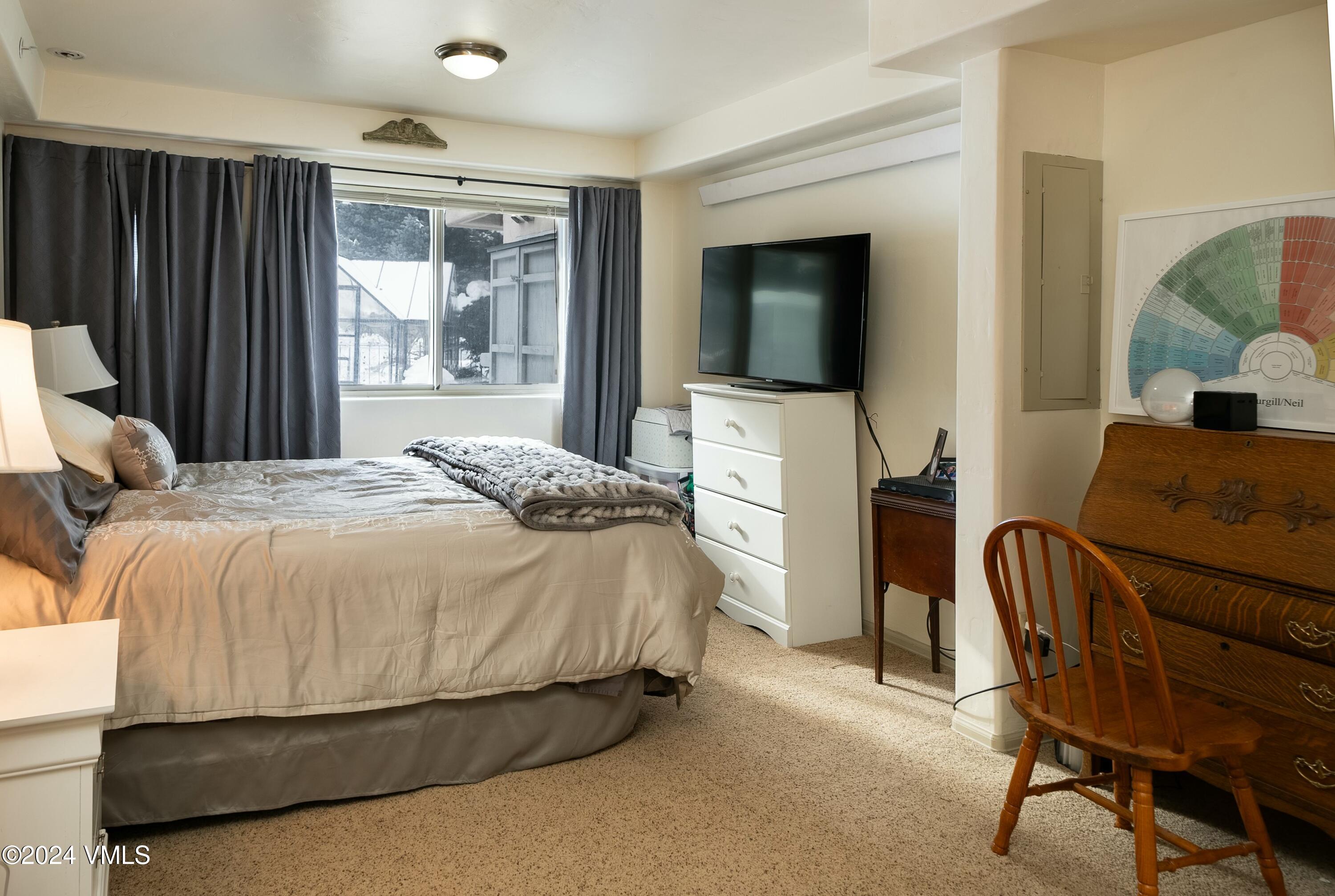 228 & 238 W Beaver Creek Boulevard, A & B