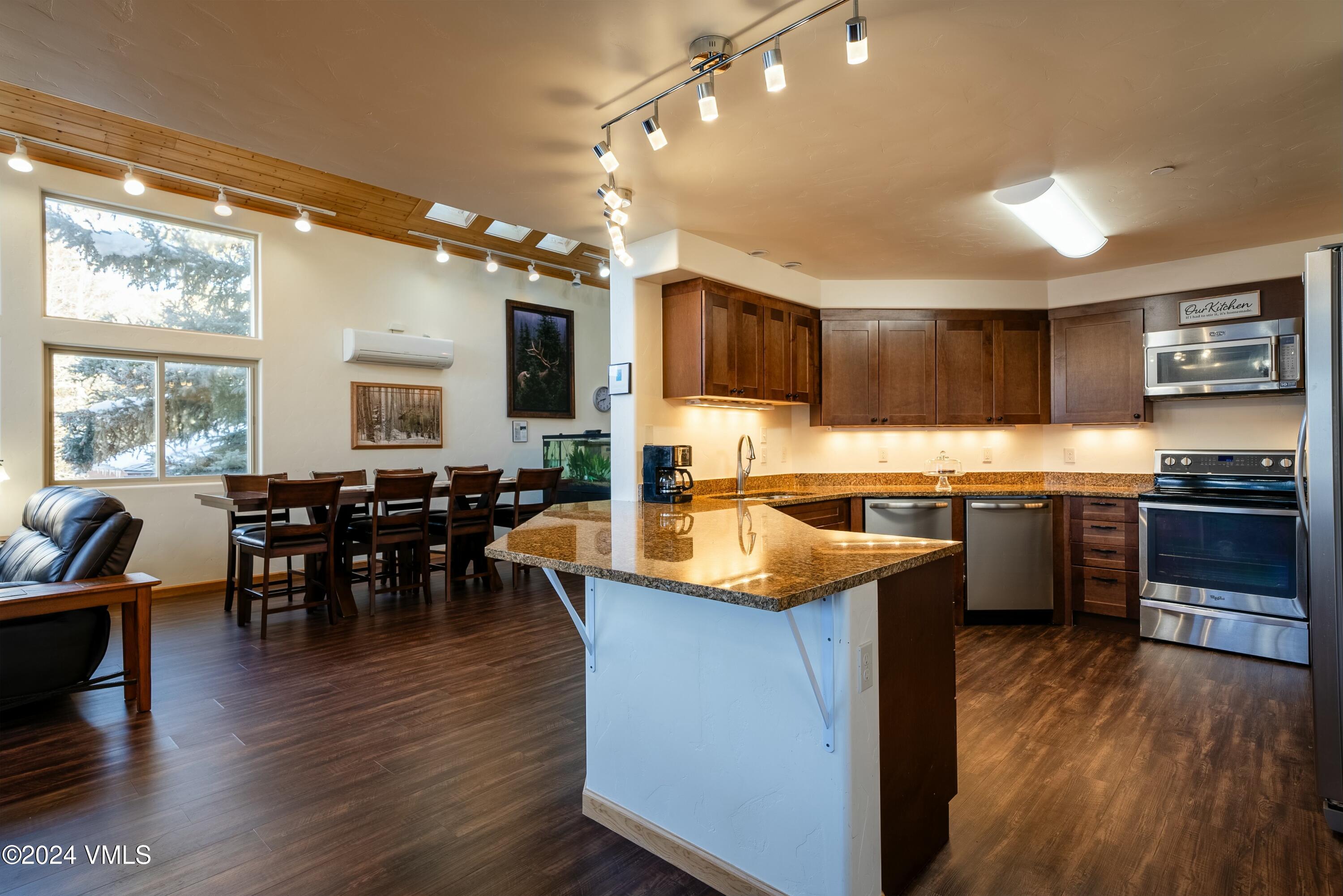 228 & 238 W Beaver Creek Boulevard, A & B