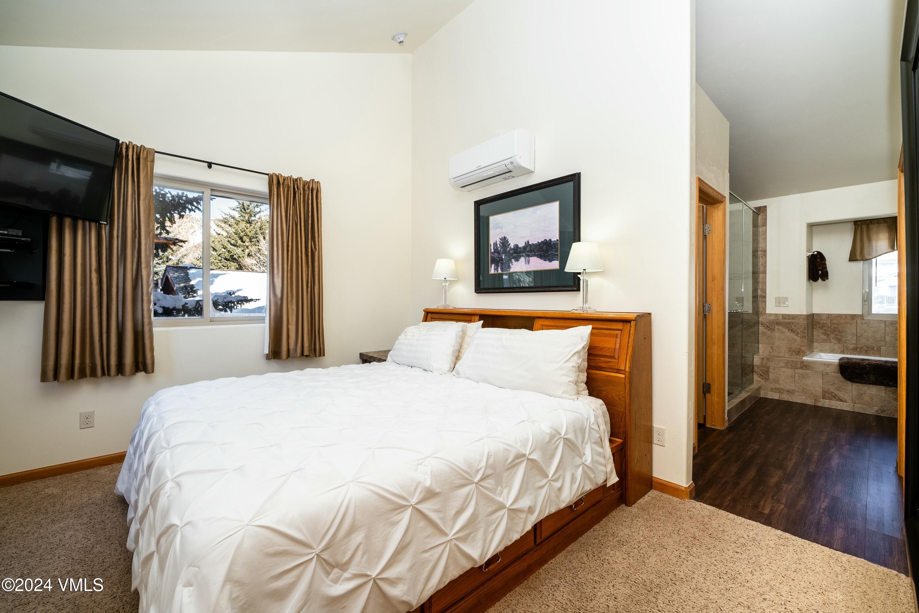 228 & 238 W Beaver Creek Boulevard, A & B