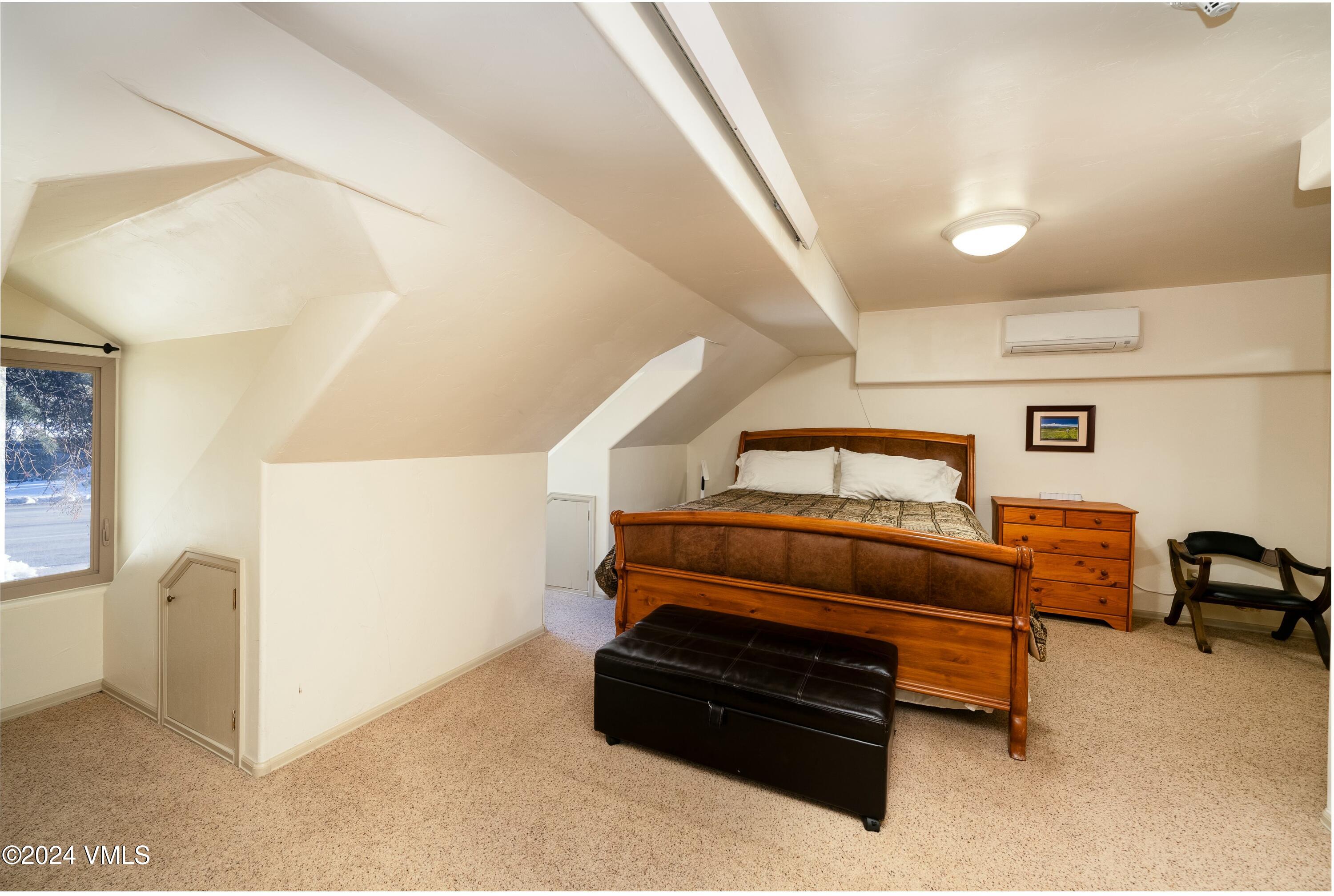 228 & 238 W Beaver Creek Boulevard, A & B