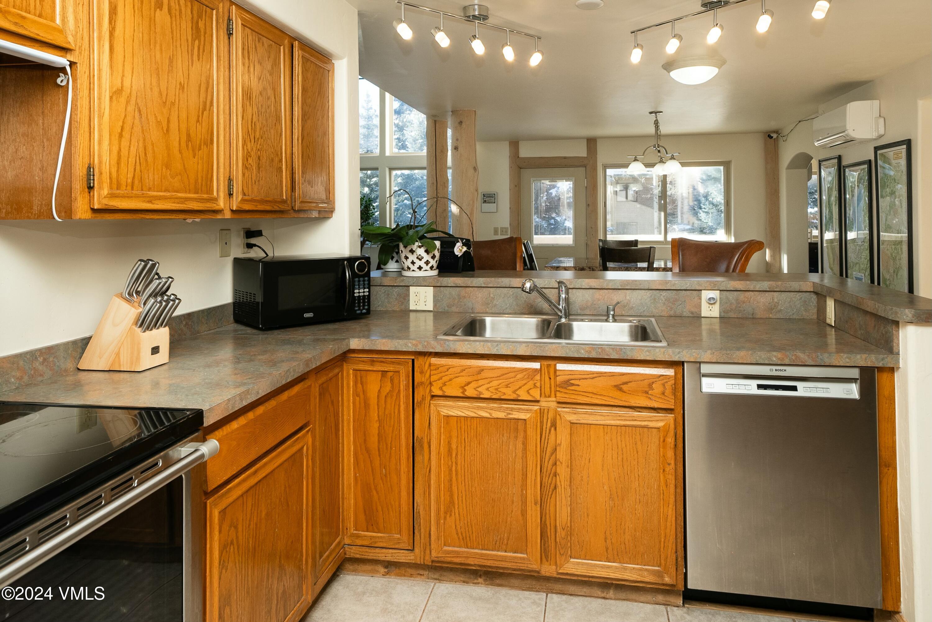 228 & 238 W Beaver Creek Boulevard, A & B