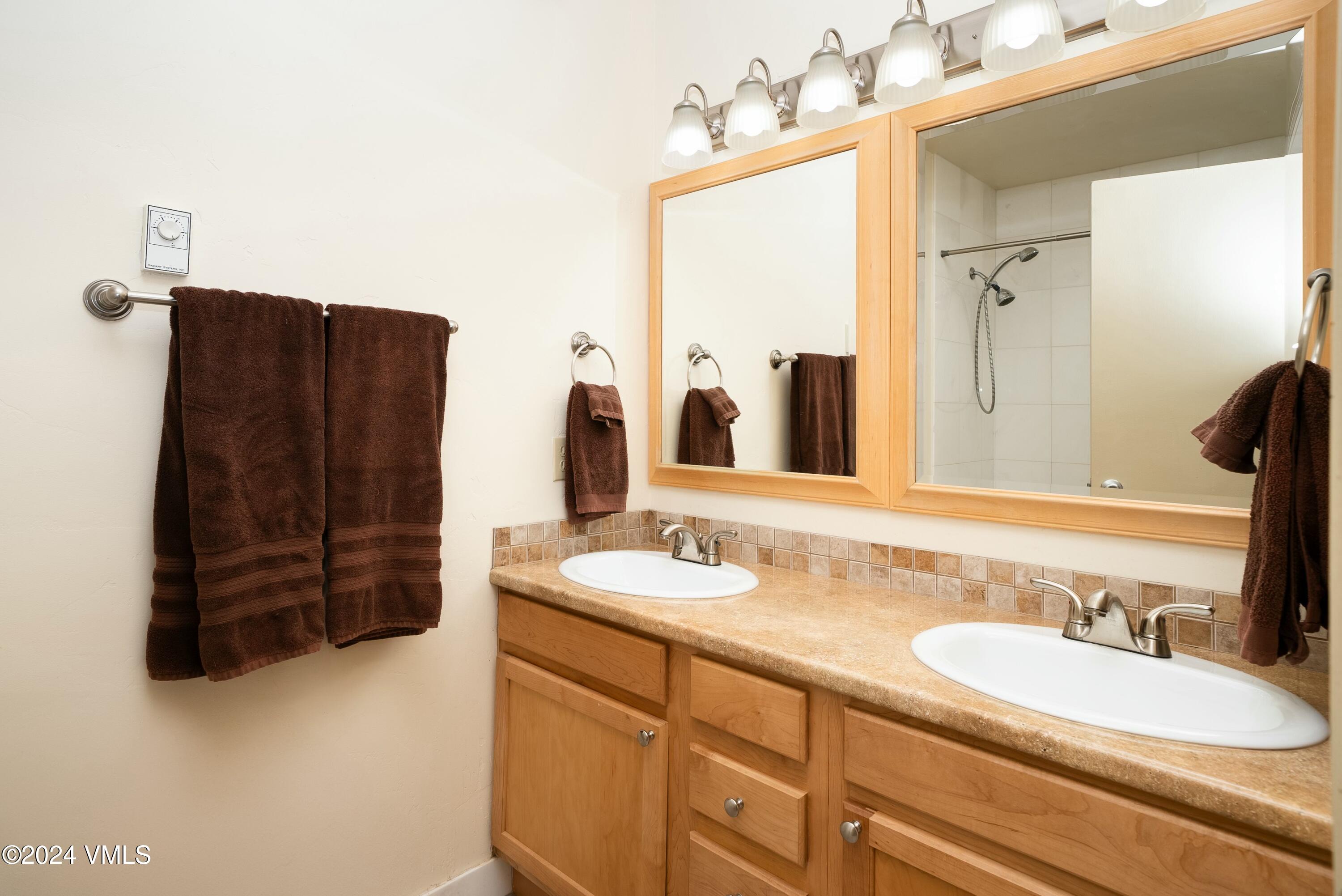 228 & 238 W Beaver Creek Boulevard, A & B
