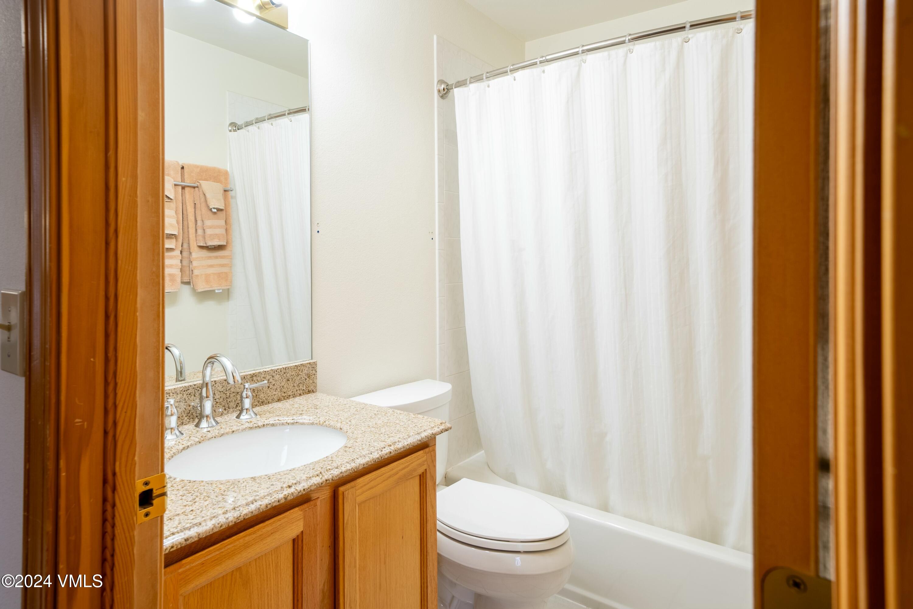 228 & 238 W Beaver Creek Boulevard, A & B