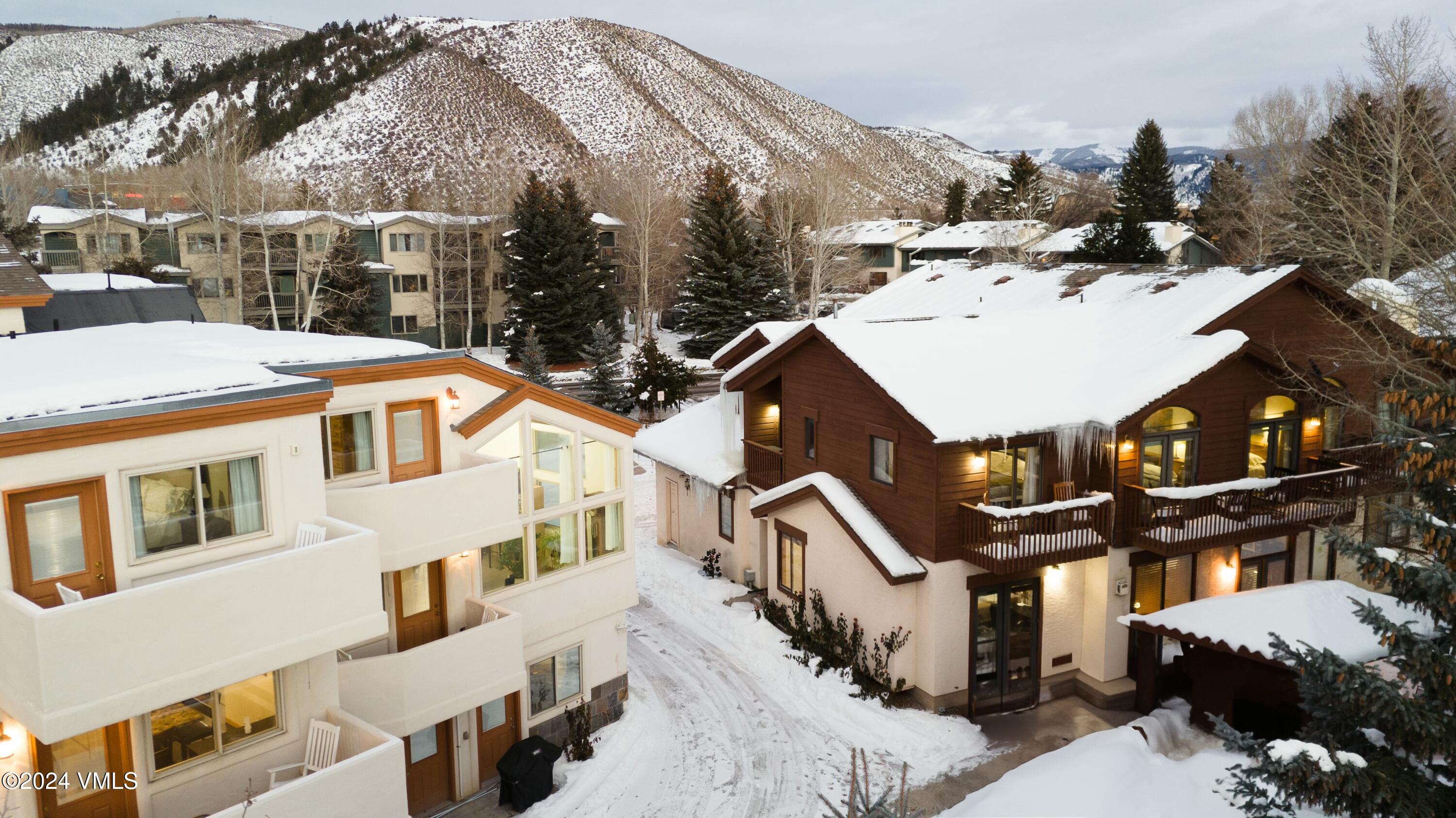 228 & 238 W Beaver Creek Boulevard, A & B