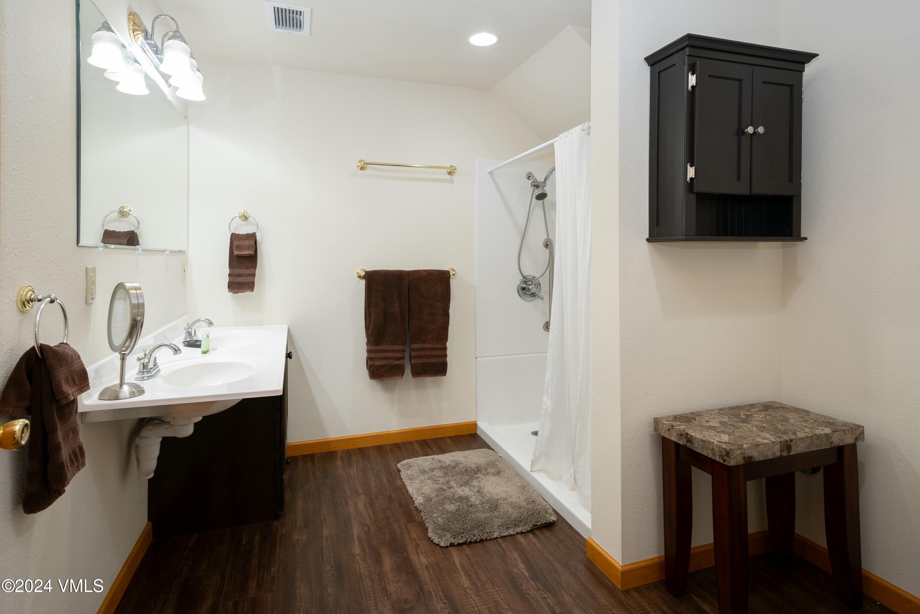 228 & 238 W Beaver Creek Boulevard, A & B