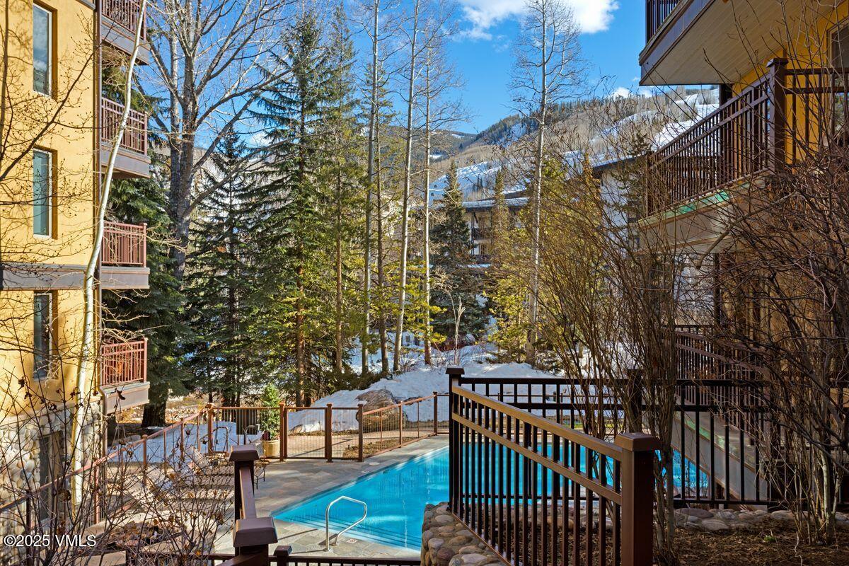 124 Willow Bridge, 3C/D