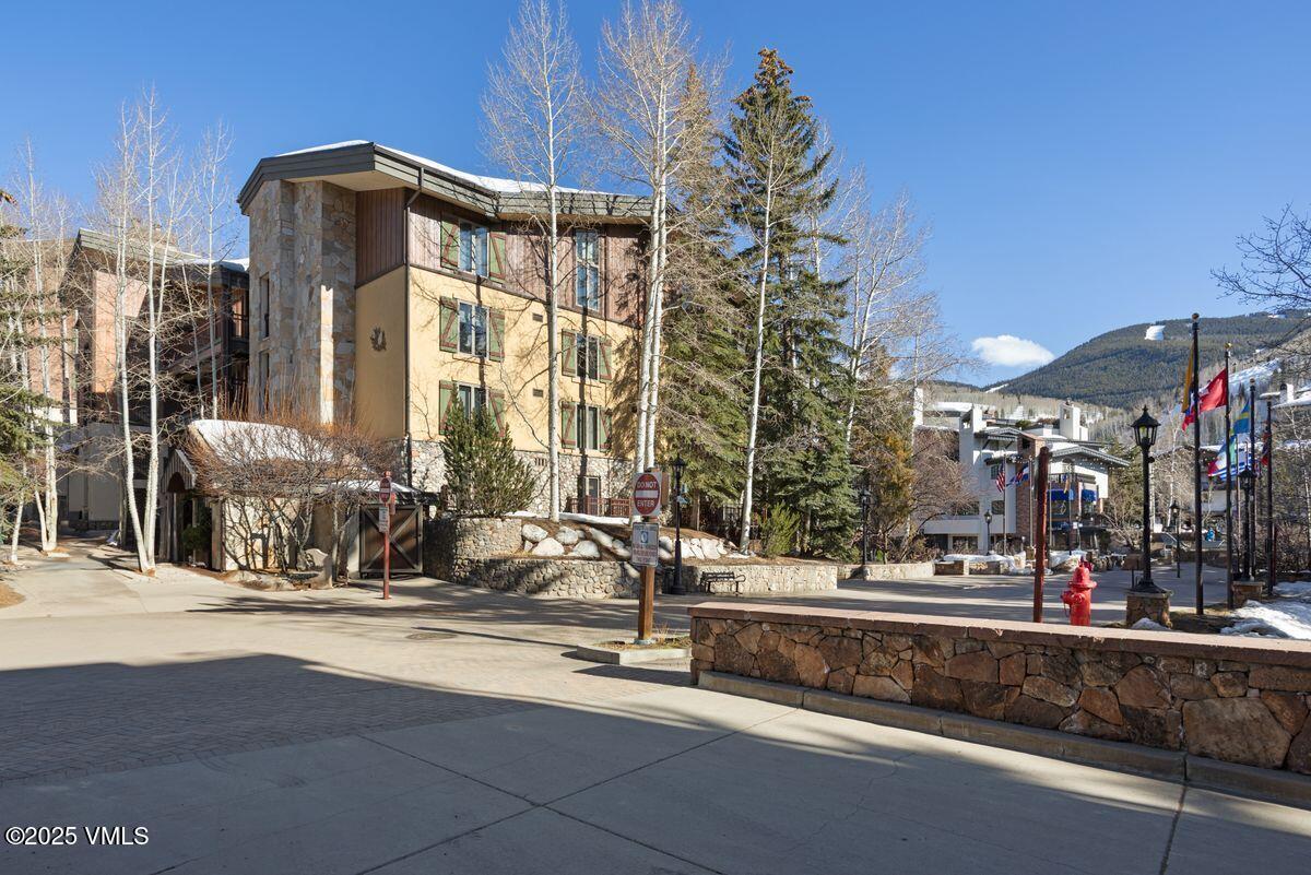 124 Willow Bridge, 3C/D