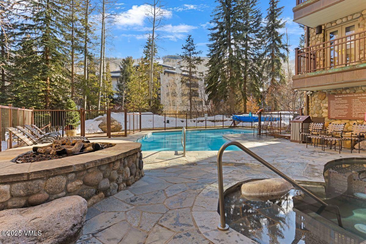 124 Willow Bridge, 3C/D
