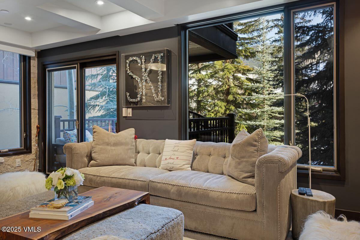 124 Willow Bridge, 3C/D