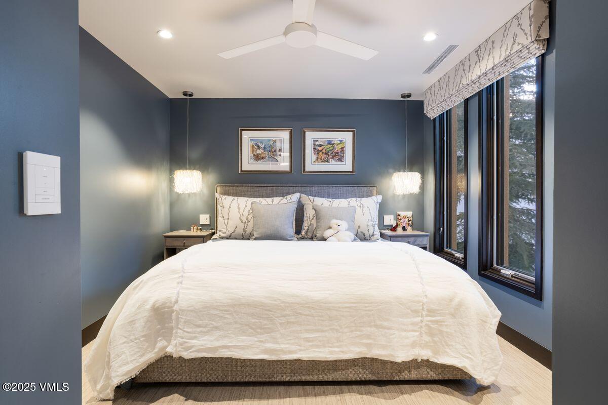 124 Willow Bridge, 3C/D
