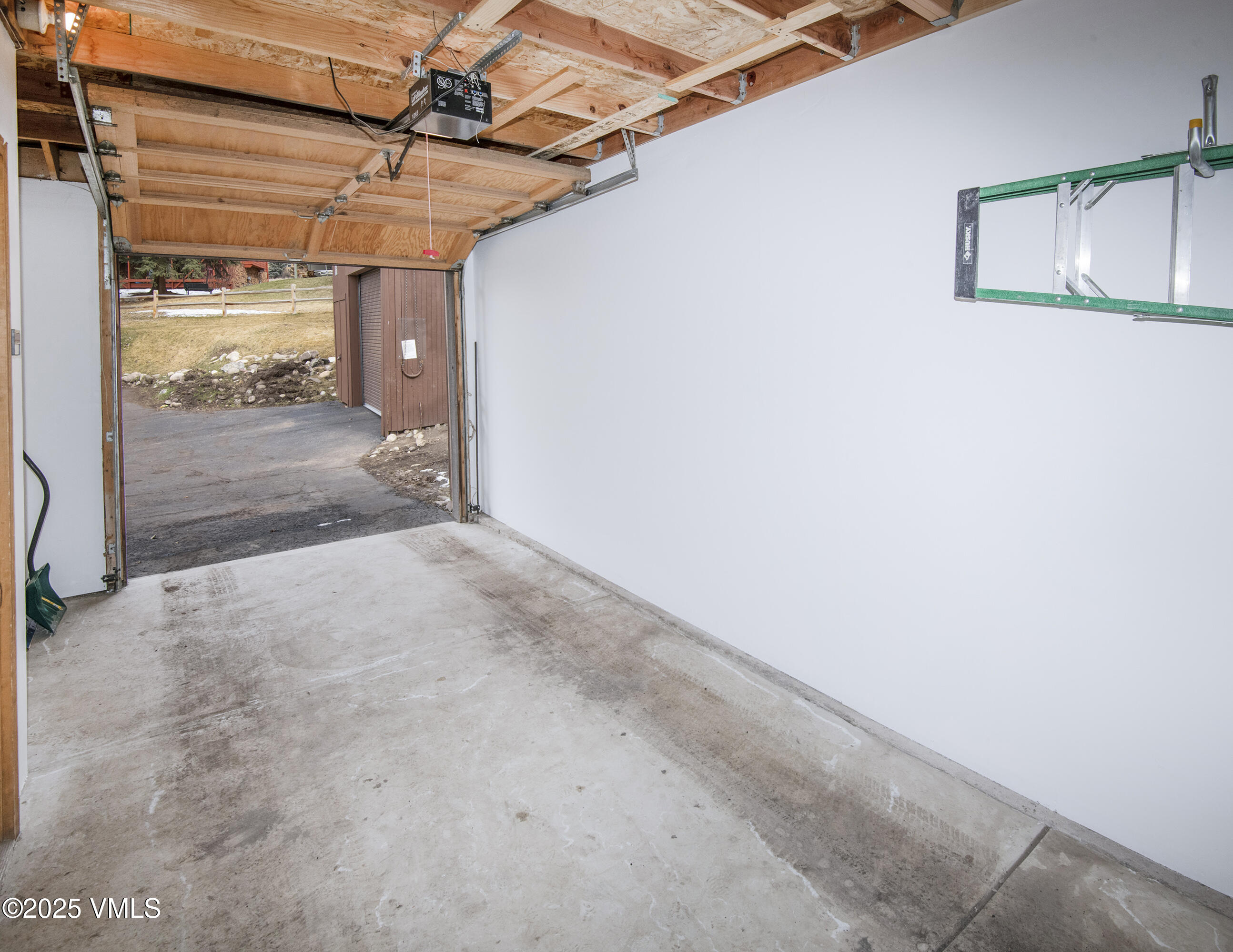 760 W Beaver Creek 115