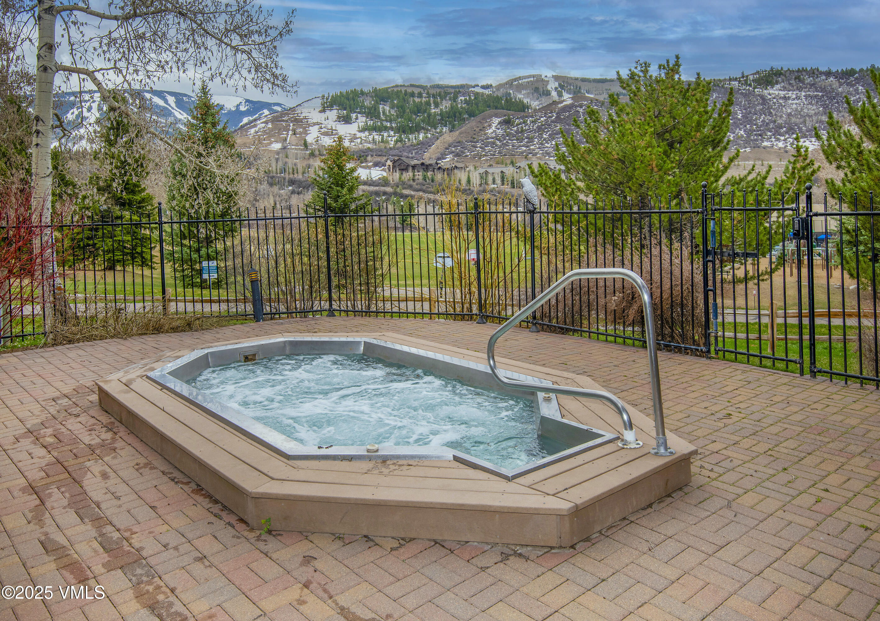 760 W Beaver Creek 115