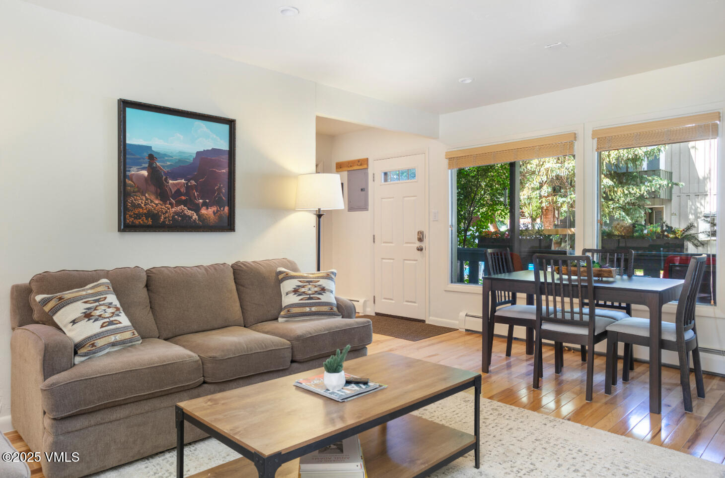 909 Red Sandstone, B2