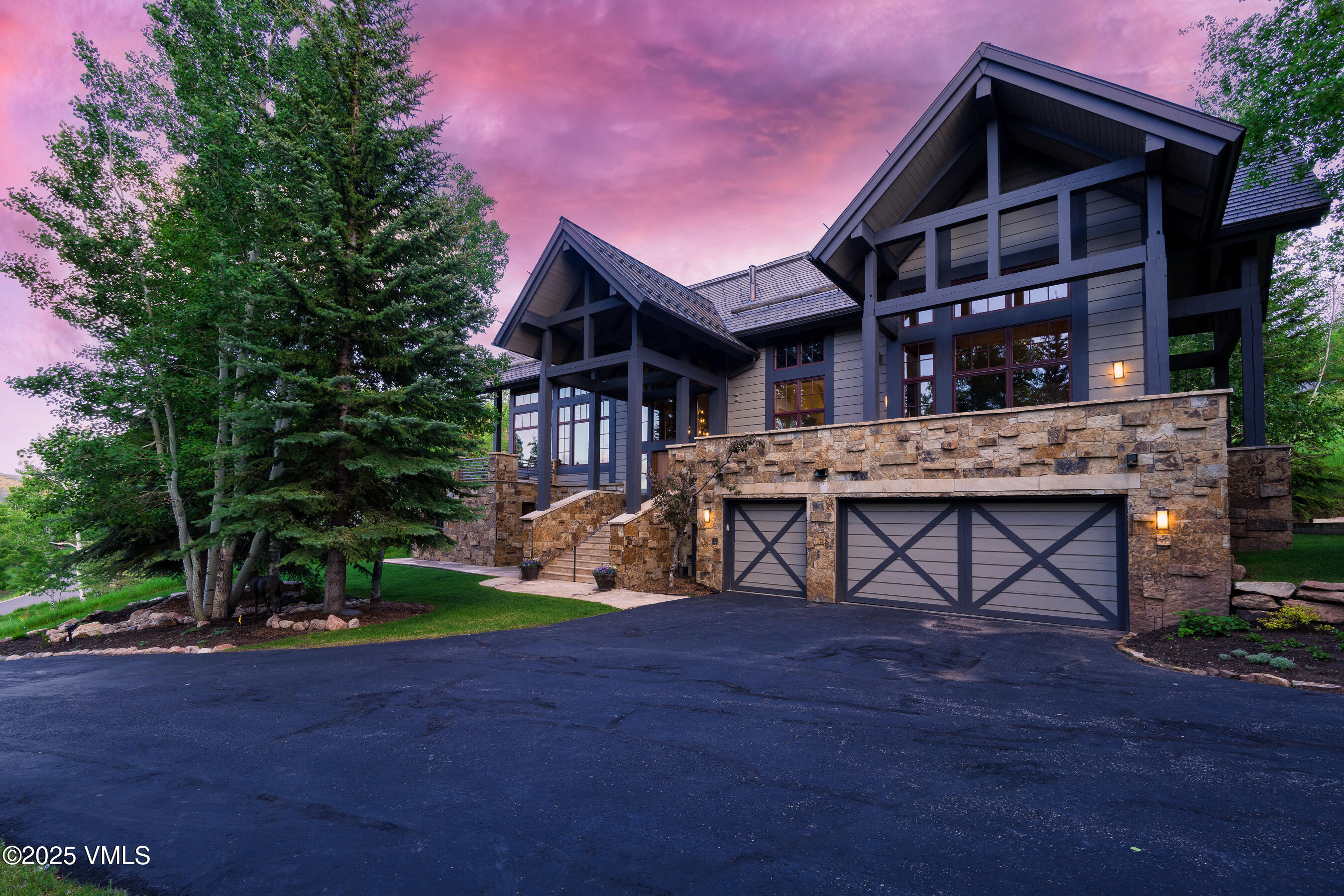 25 Stag Gulch Ct