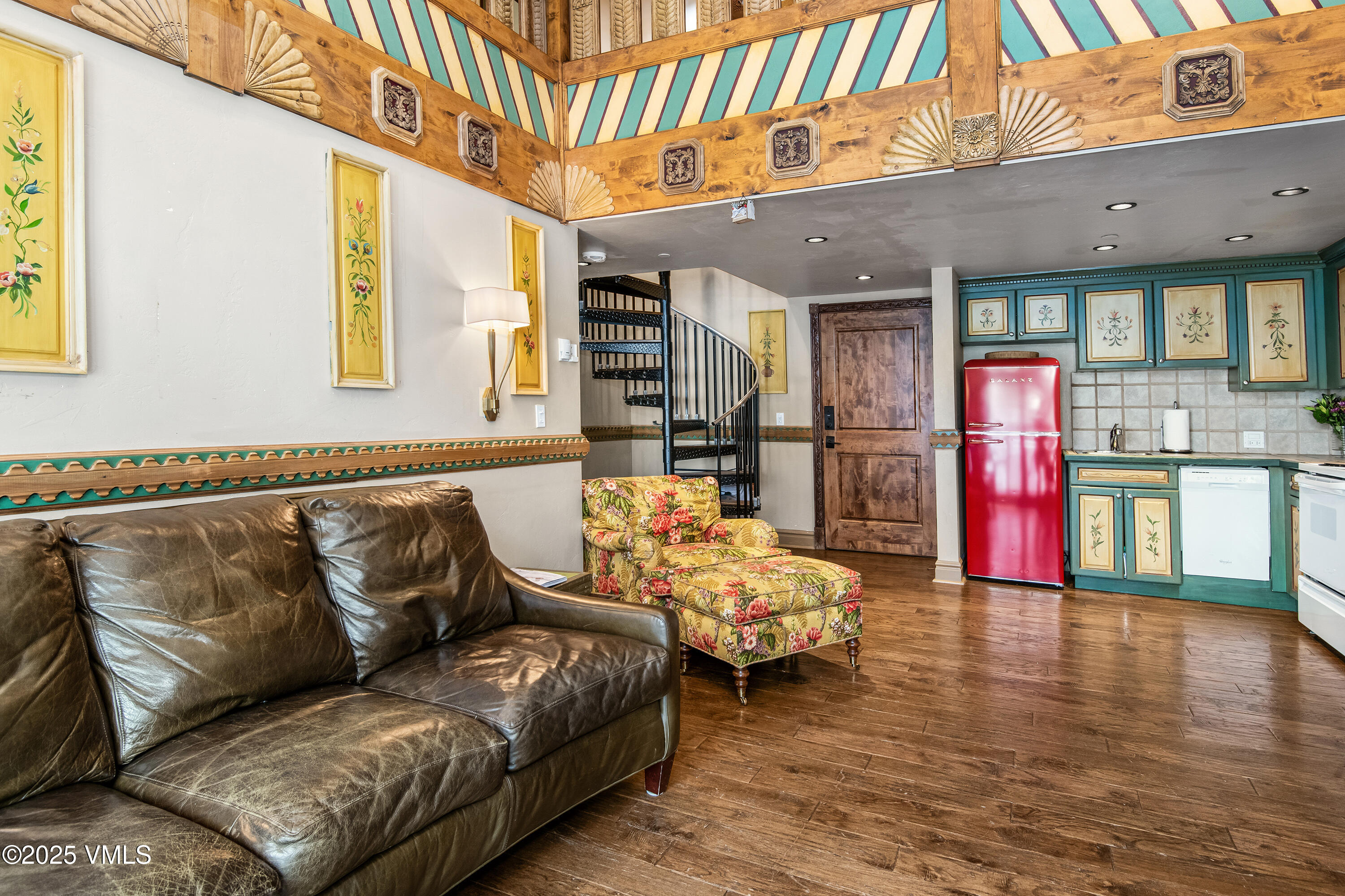 225 Wall Street, 303