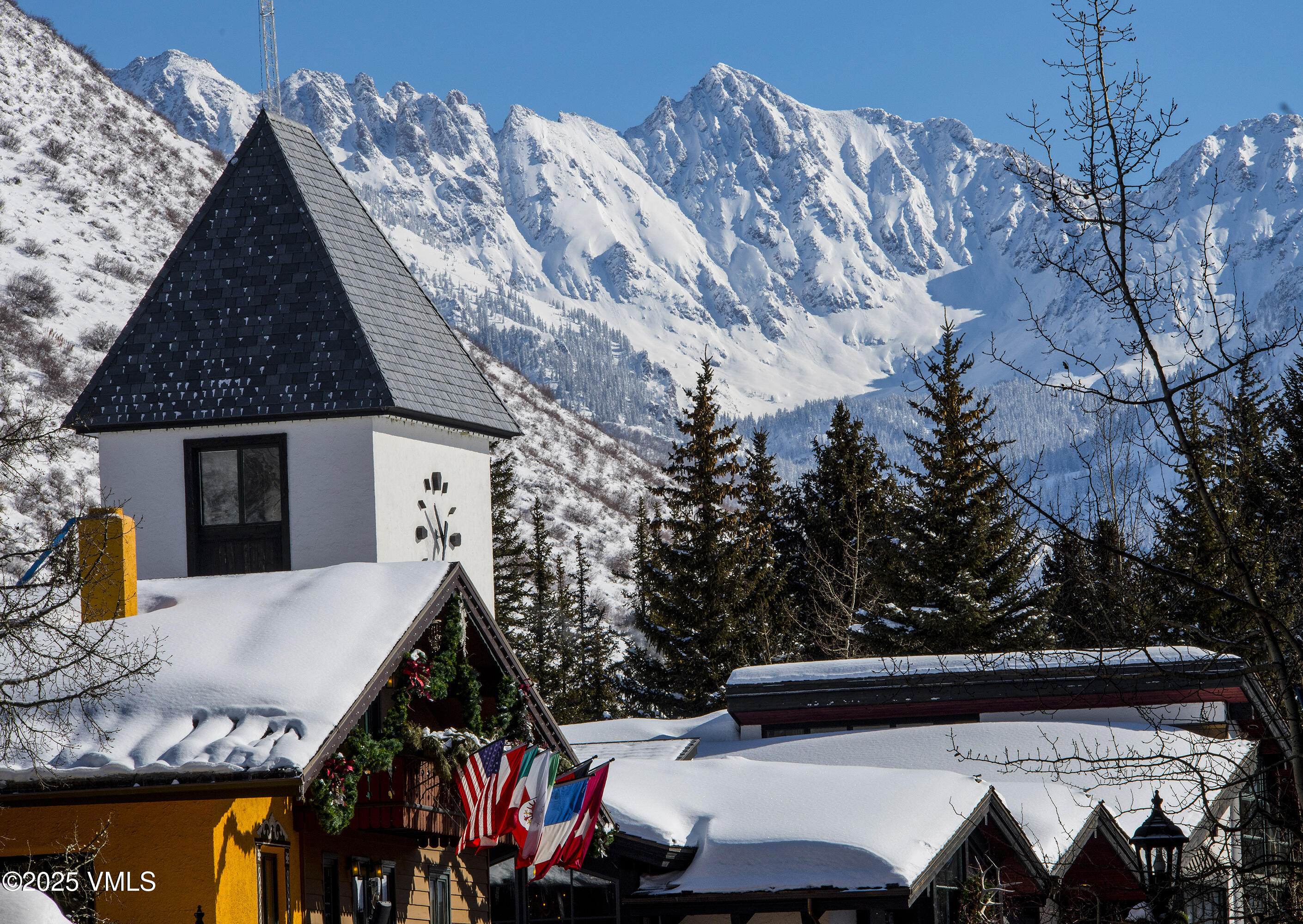 225 Wall Street, 303