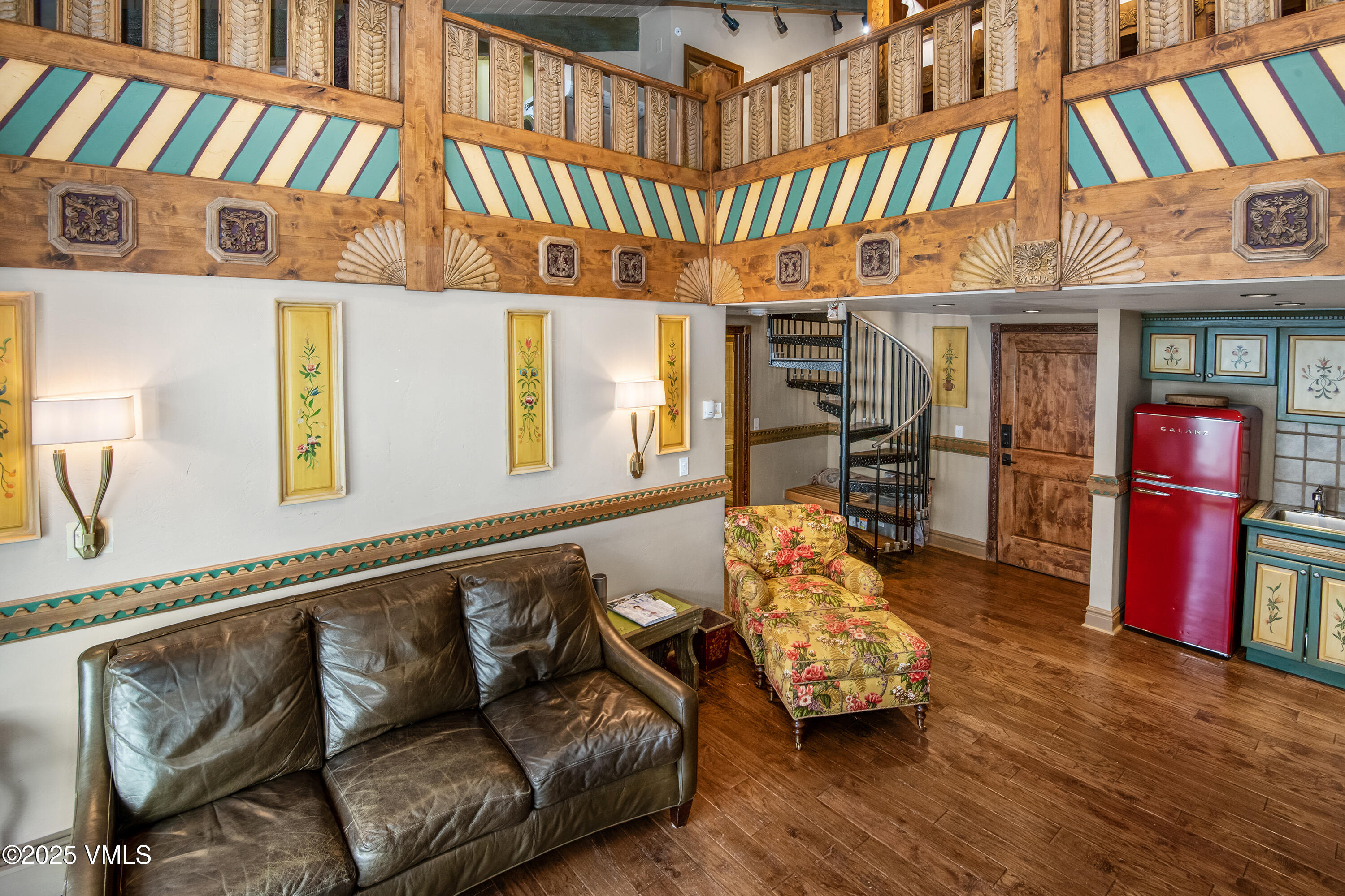 225 Wall Street, 303