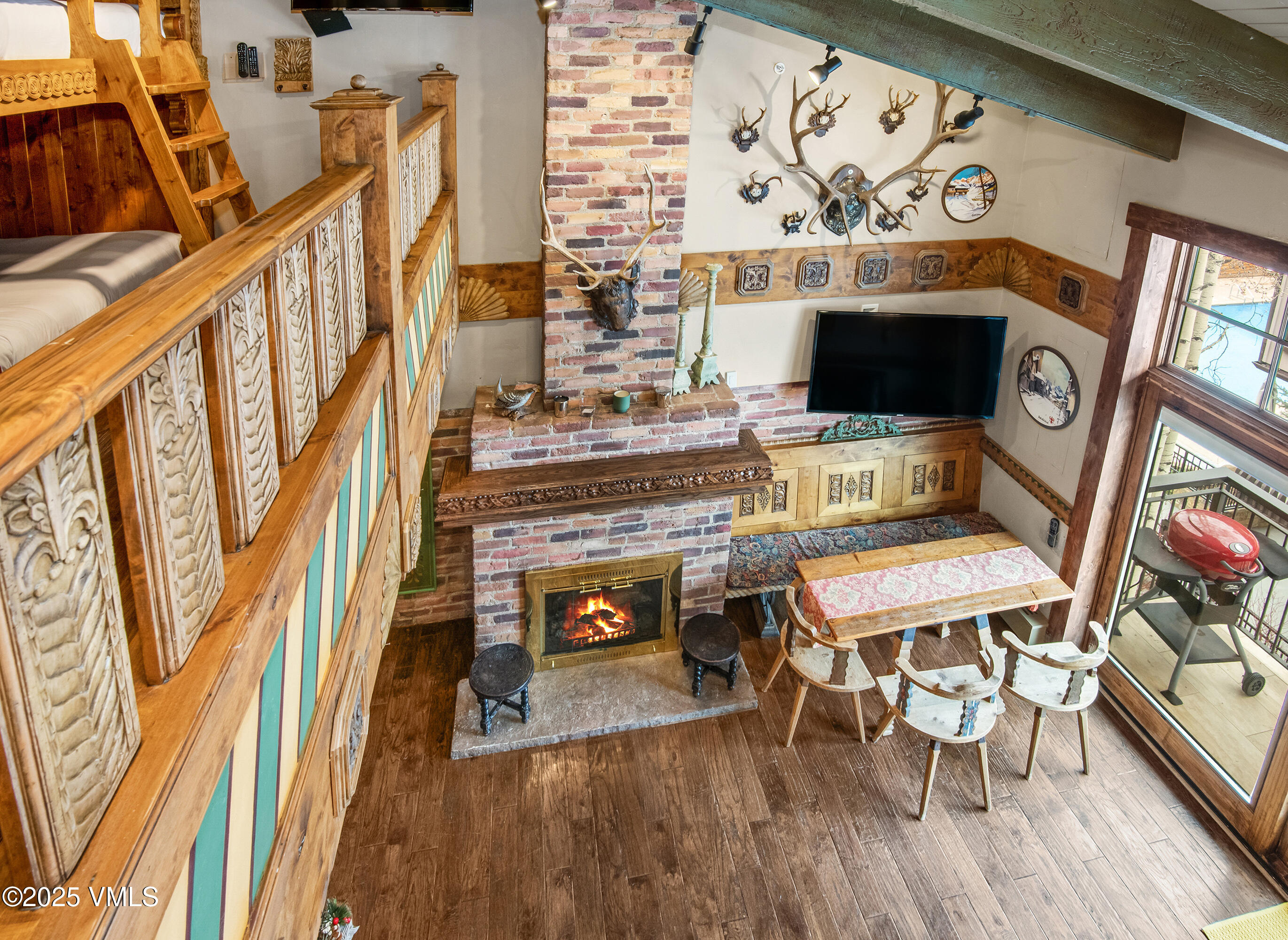 225 Wall Street, 303