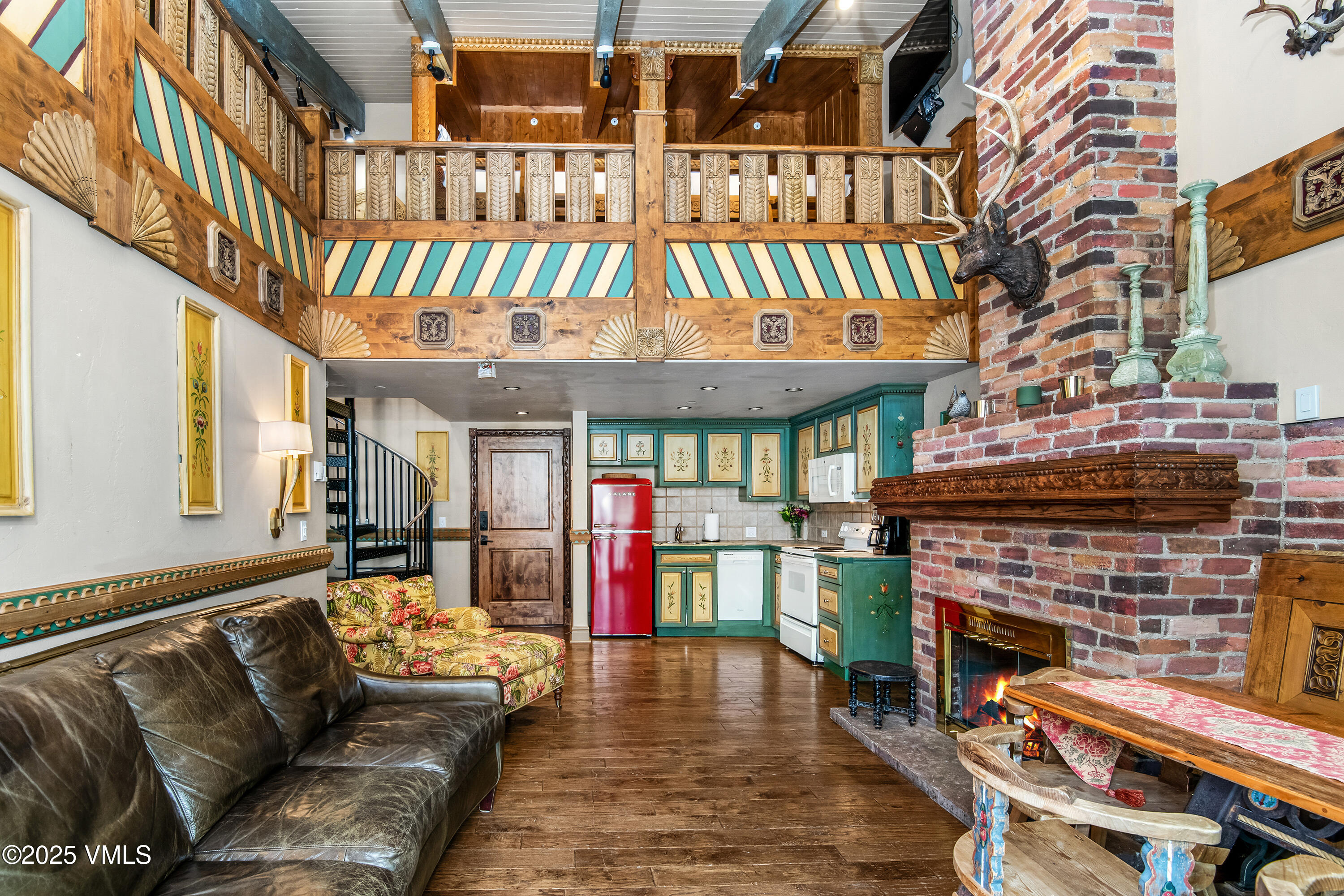 225 Wall Street, 303