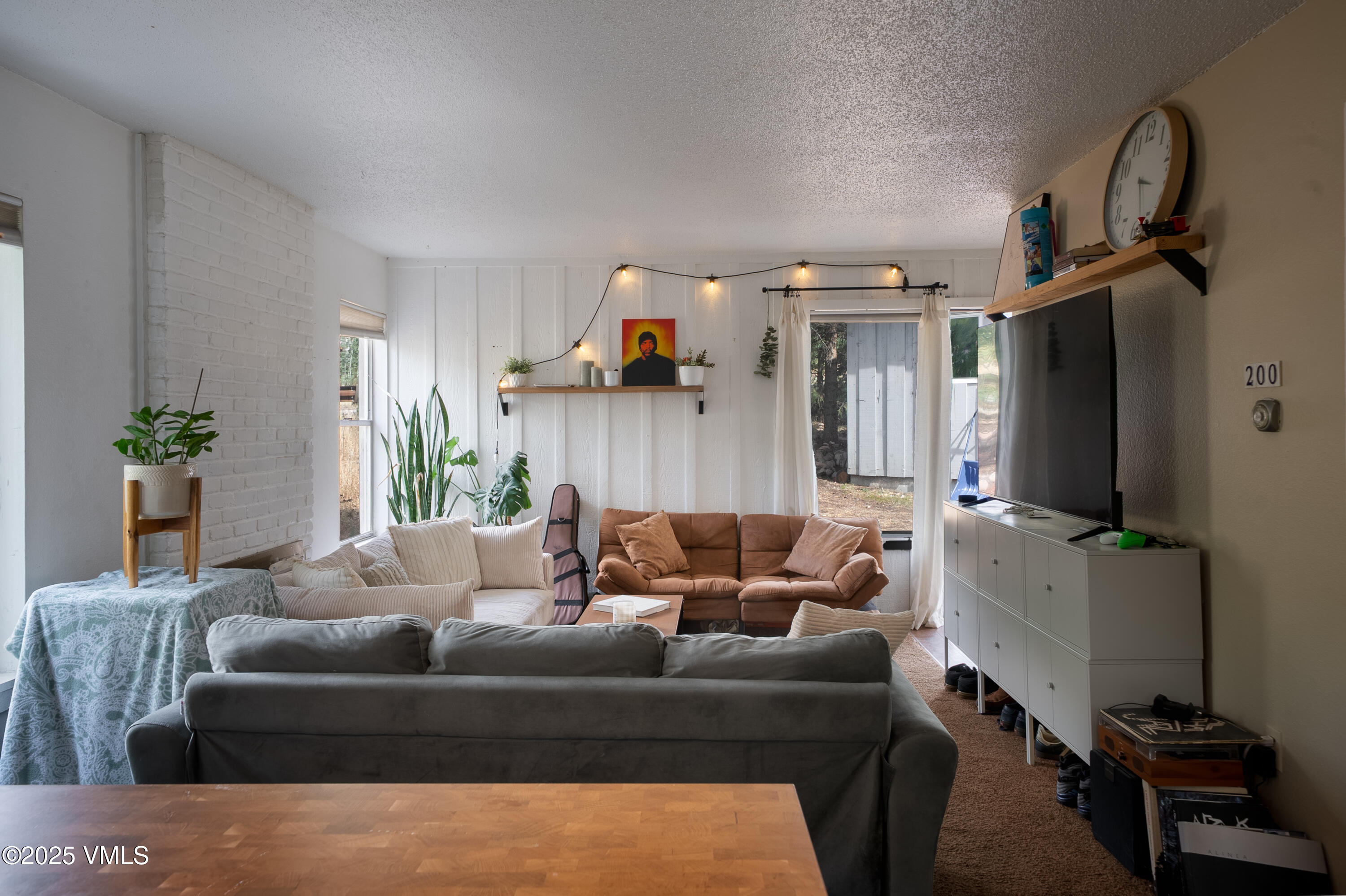 4200 Columbine Way, 2