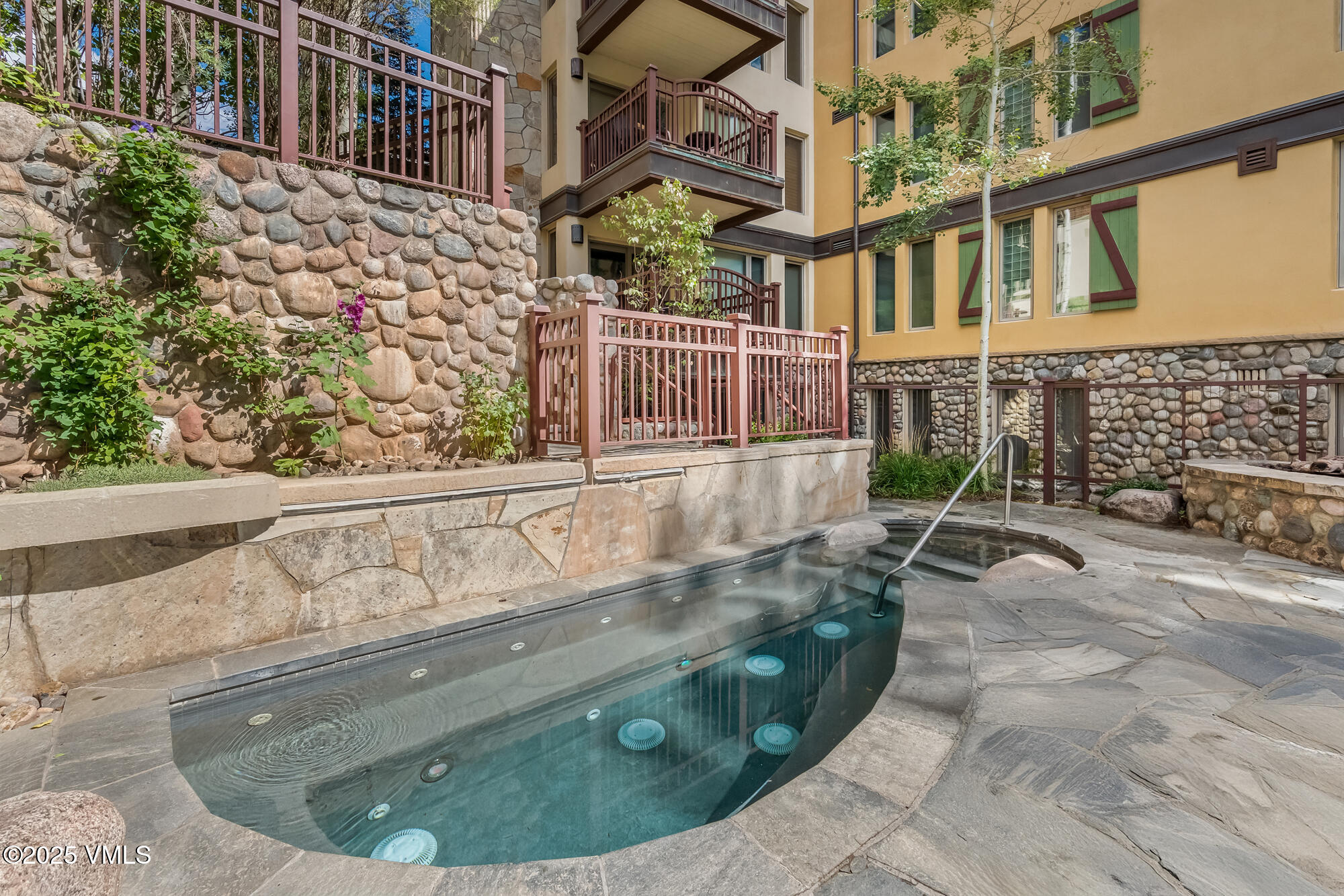 120 Willow Bridge Road, 3G 3G