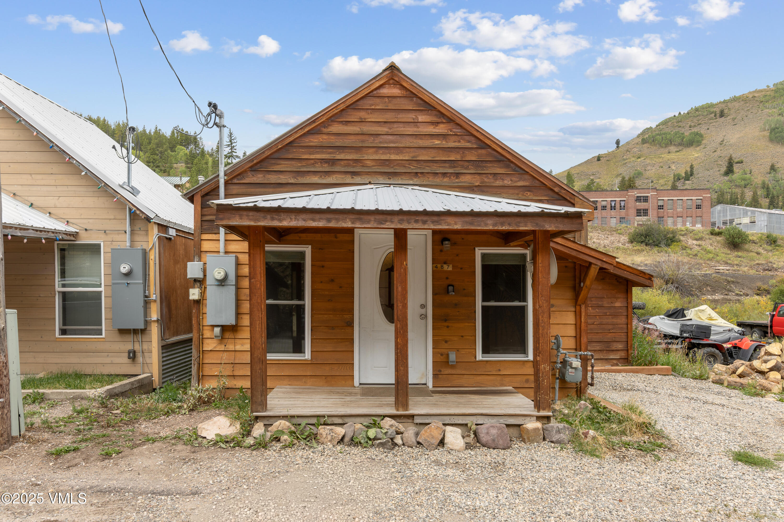 487 Eagle Street