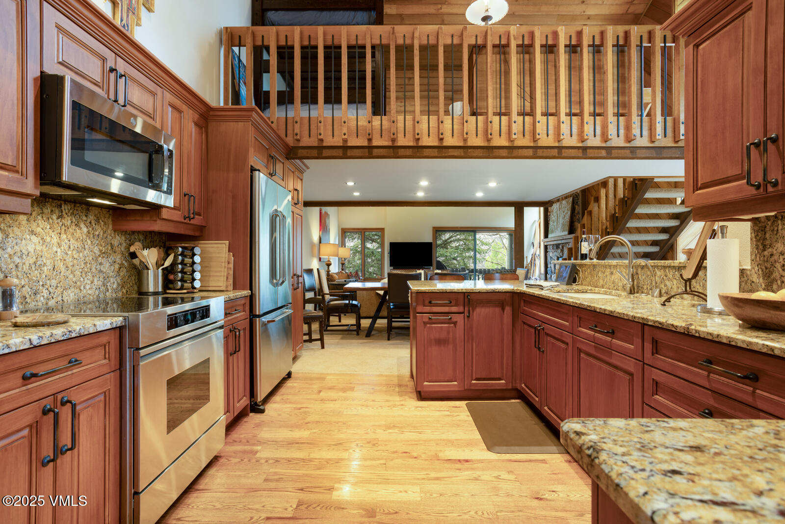 114 Willis Place, 90