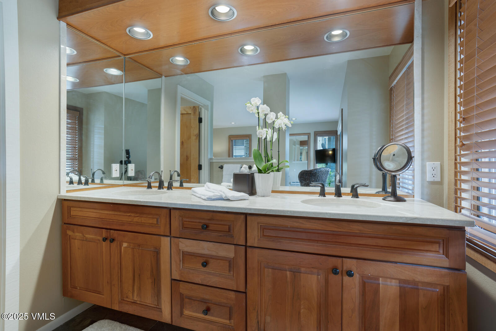 114 Willis Place, 90