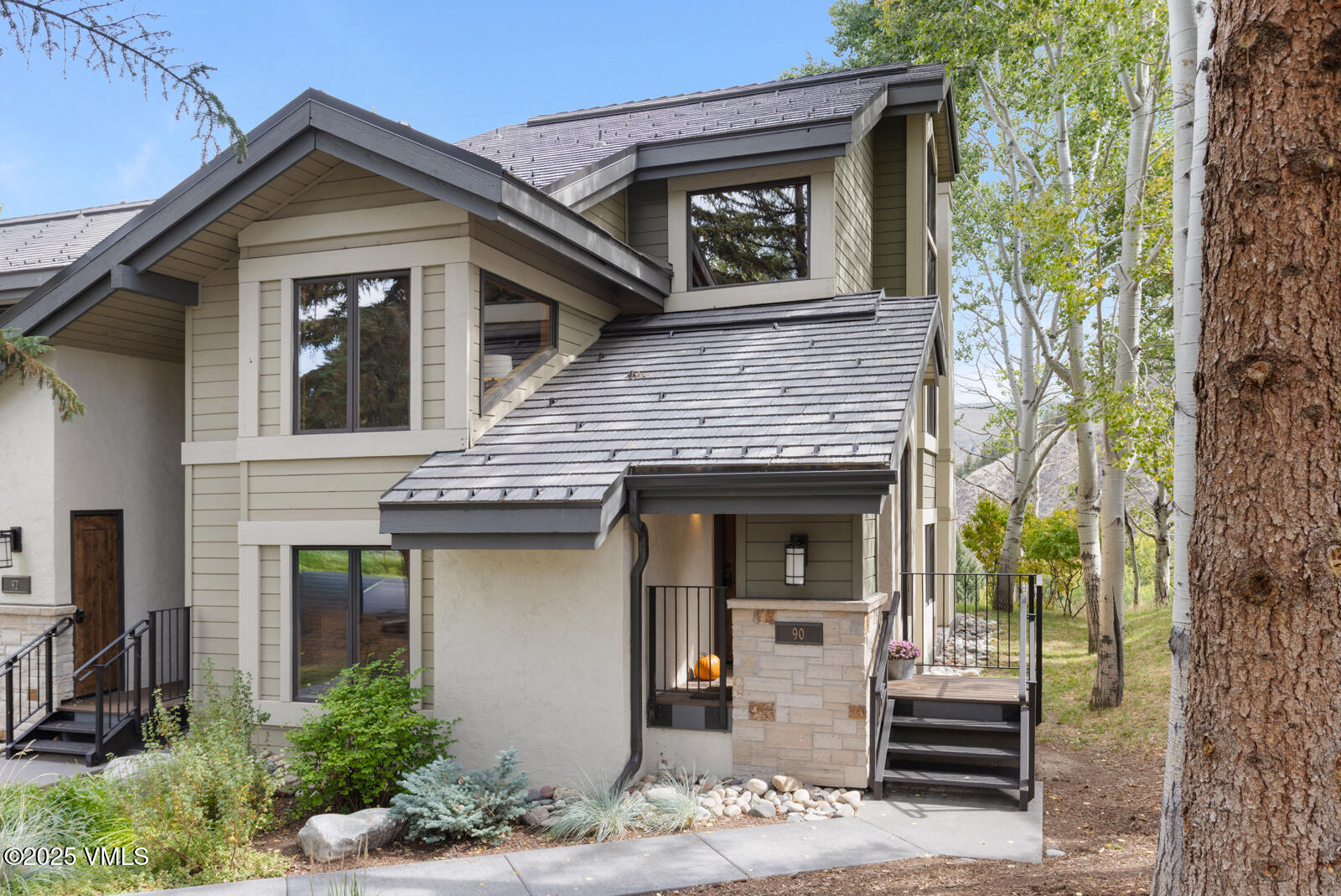 114 Willis Place, 90