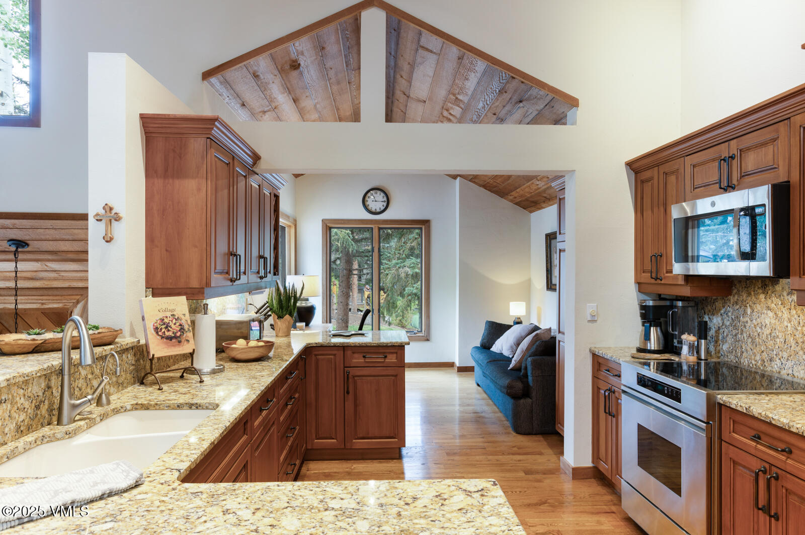 114 Willis Place, 90