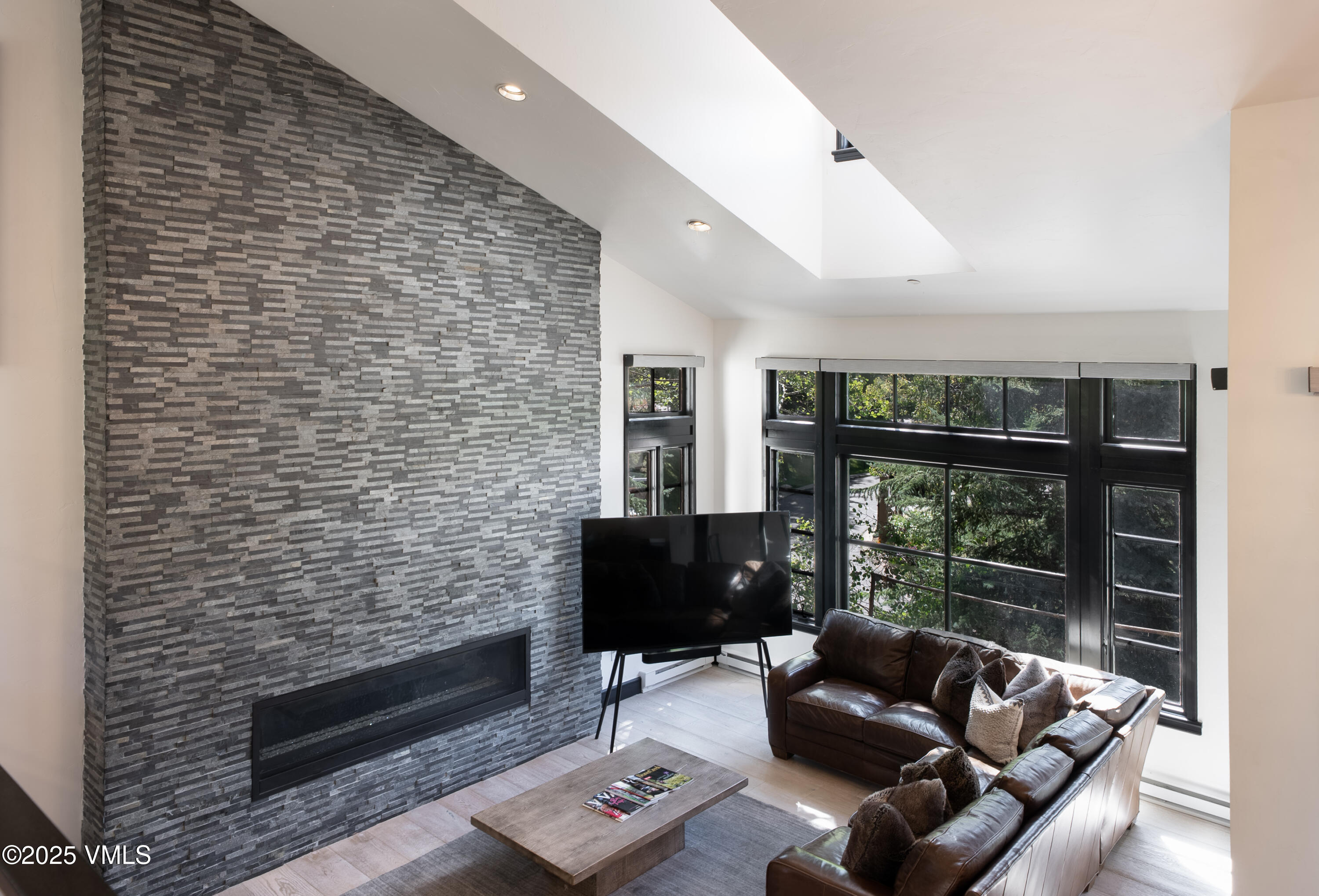 59 Meadow, C-5