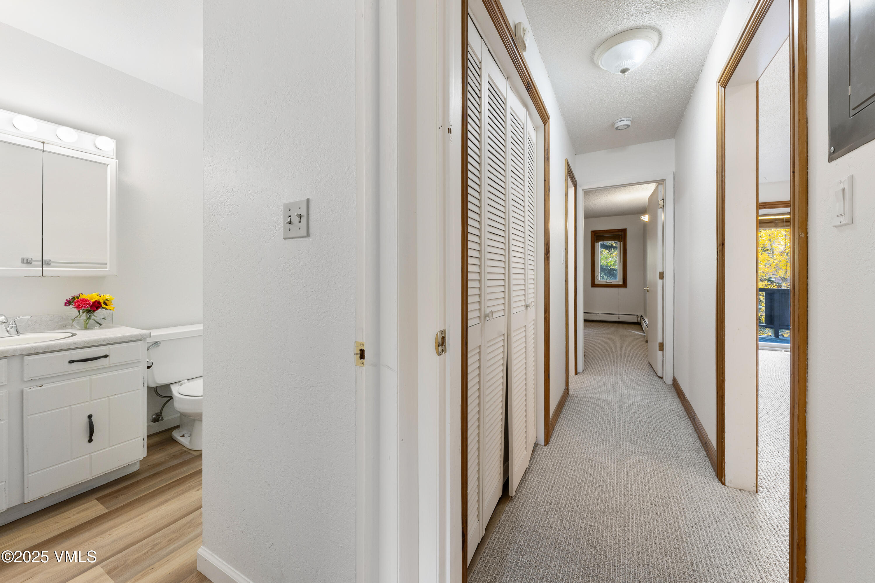 903 N Frontage Road W, 10