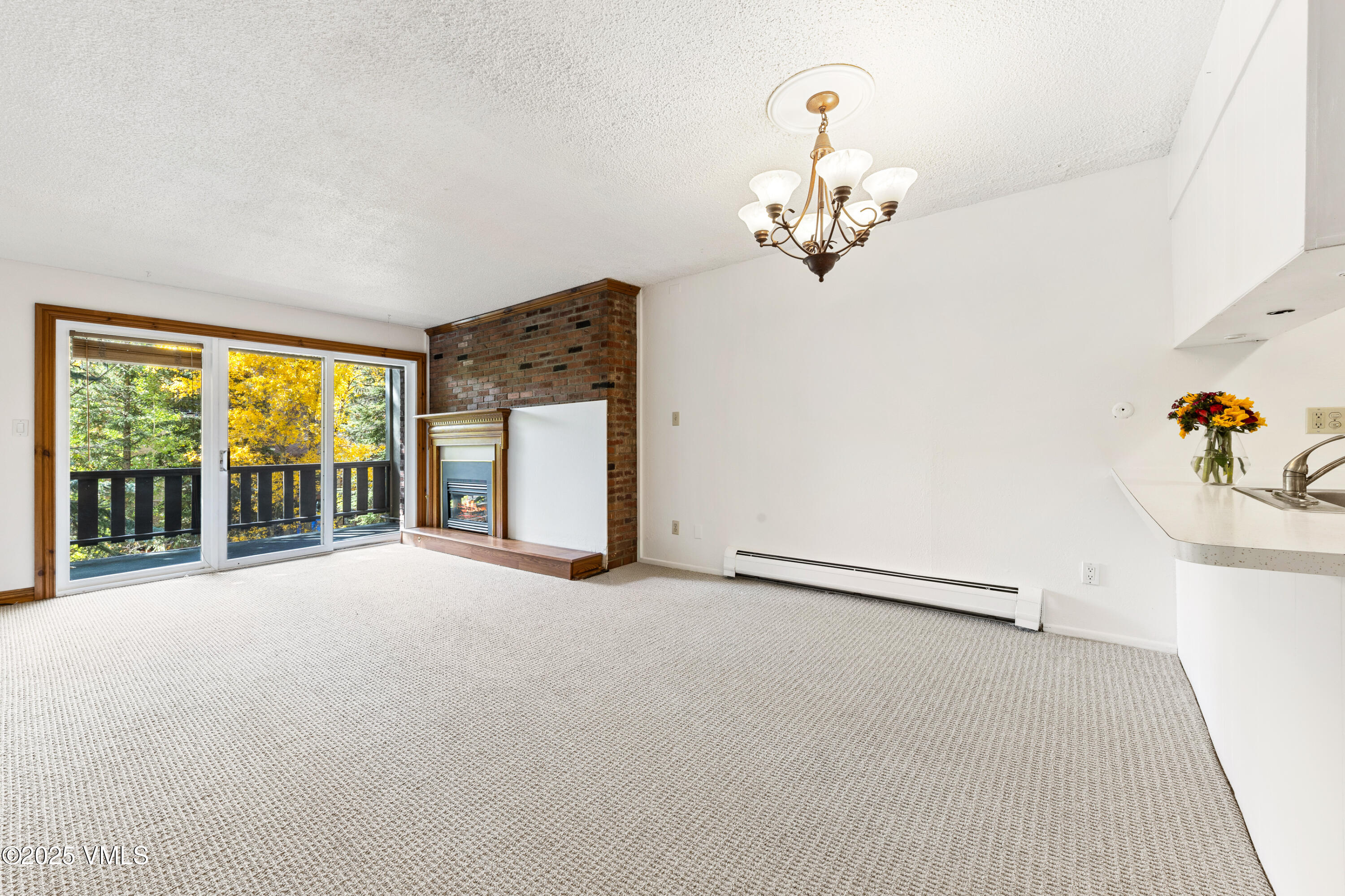 903 N Frontage Road W, 10