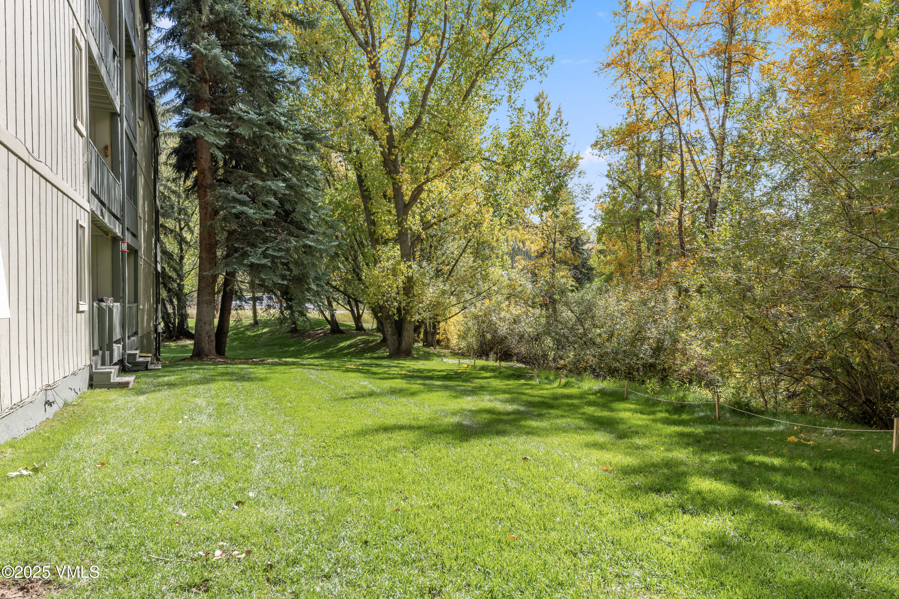 903 N Frontage Road W, 10