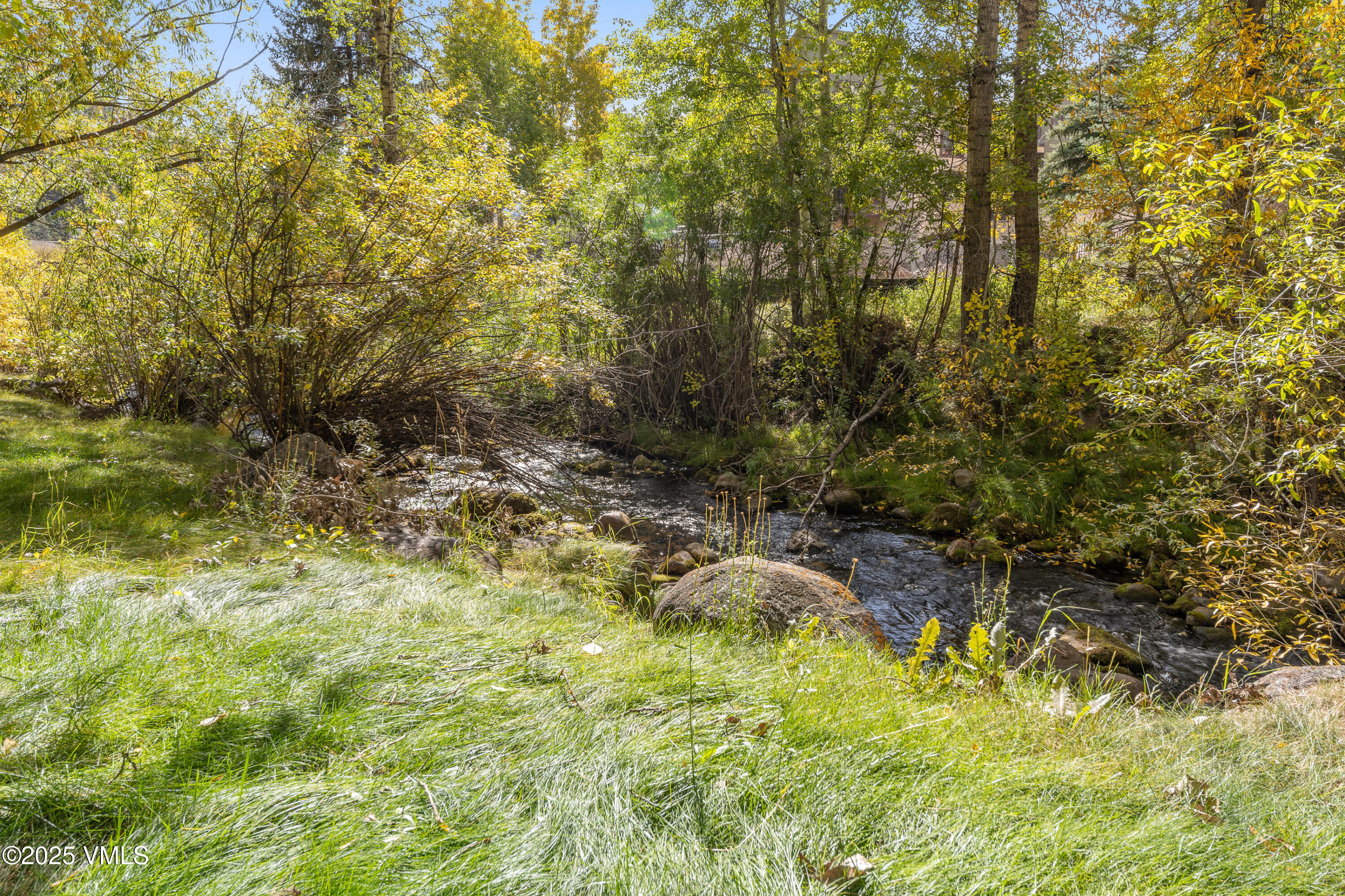 903 N Frontage Road W, 10