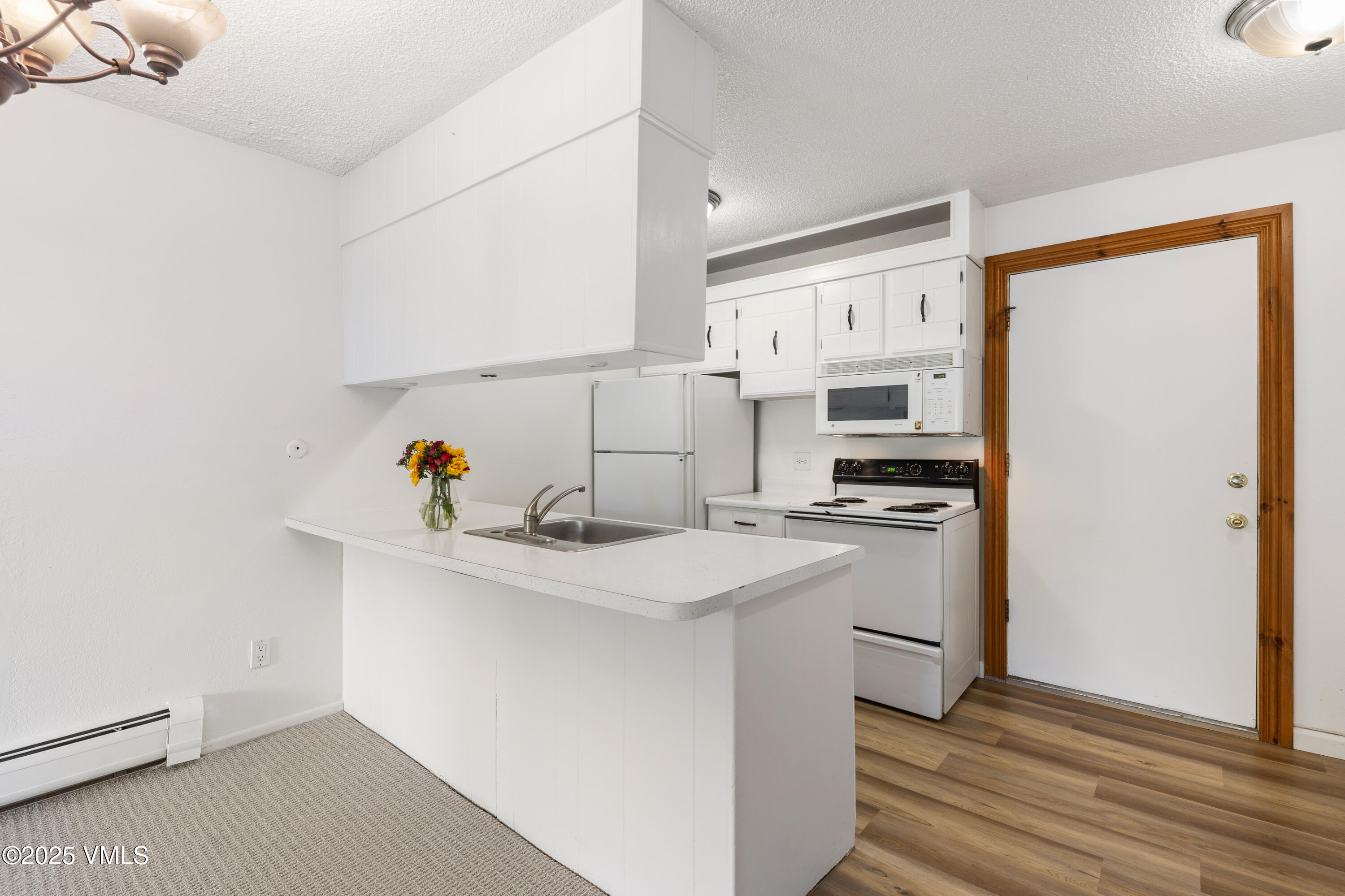 903 N Frontage Road W, 10