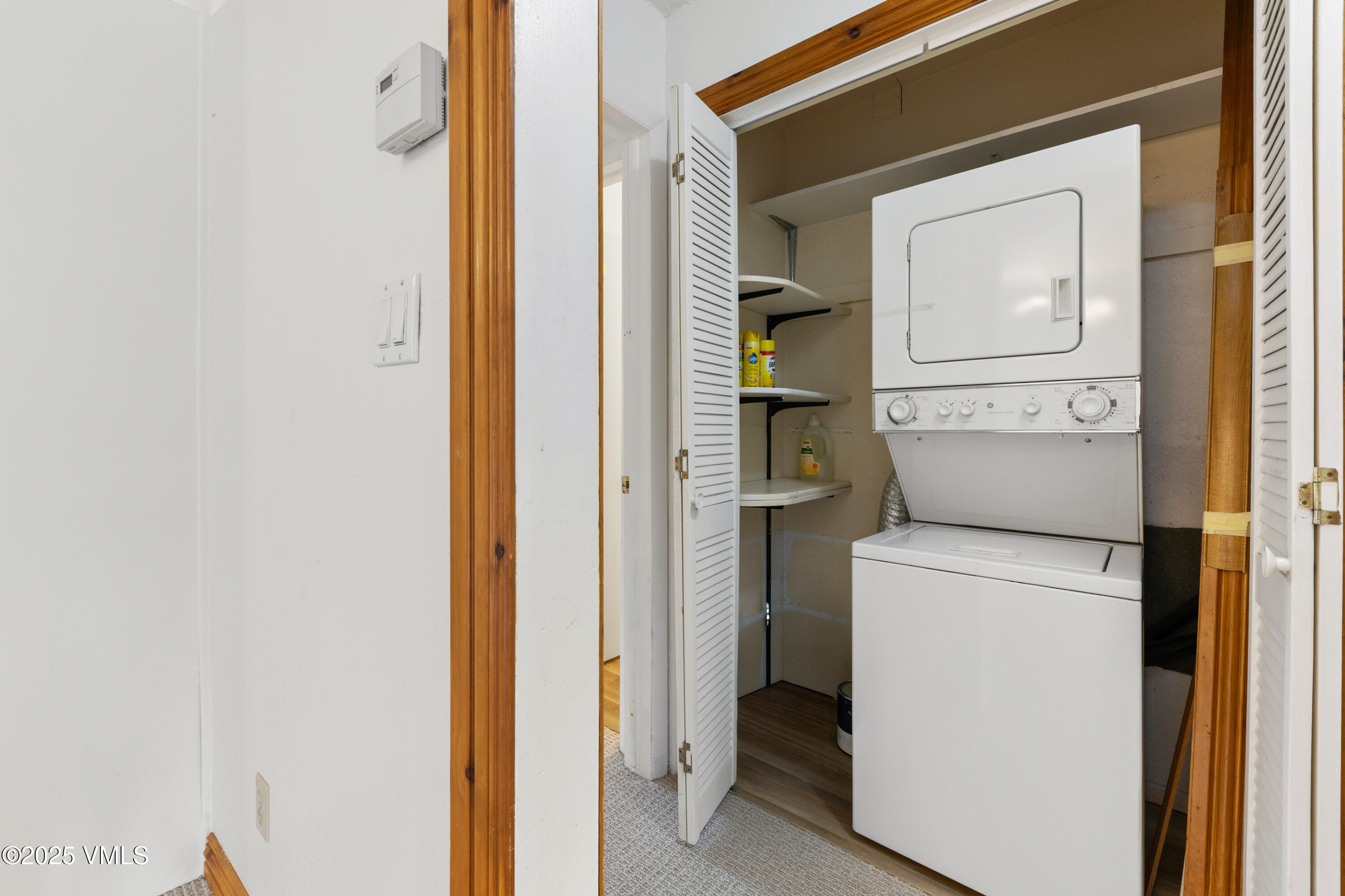 903 N Frontage Road W, 10