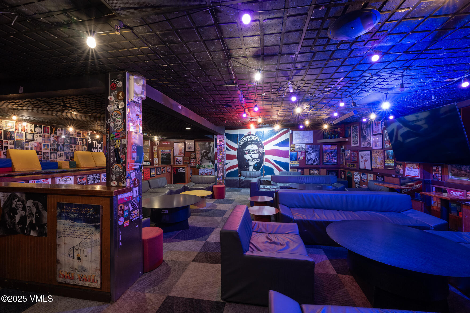 292 E Meadow Drive, 1